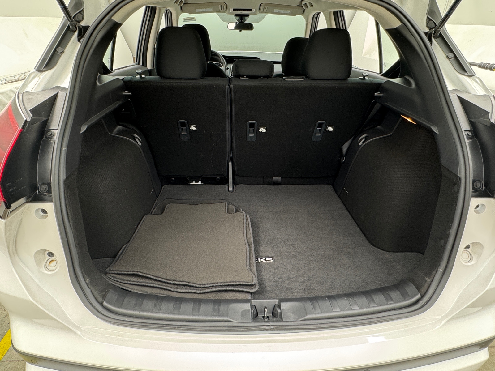 Thumbnail: 2024 Nissan Kicks - 7