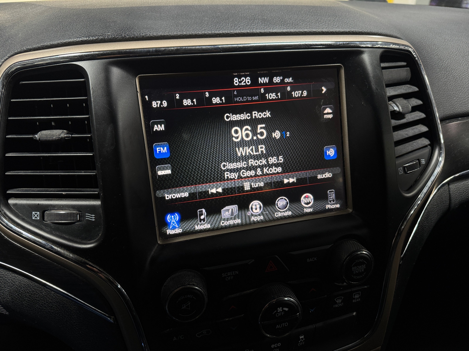 Thumbnail: 2015 Jeep Grand Cherokee - 3