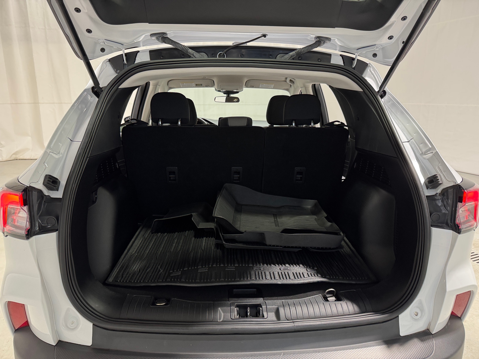 Thumbnail: 2021 Ford Escape - 7