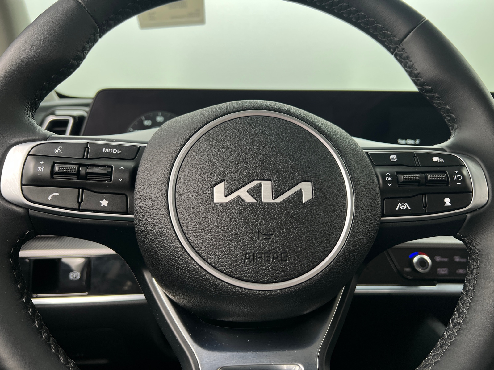 Thumbnail: 2025 Kia Sportage - 4