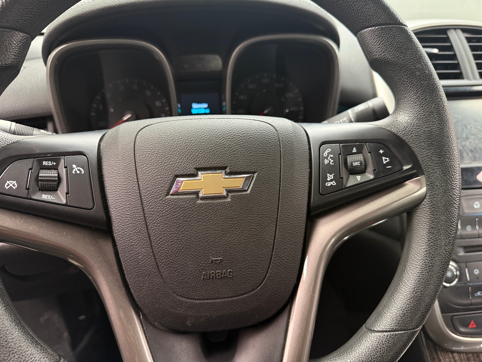 Thumbnail: 2015 Chevrolet Malibu - 4