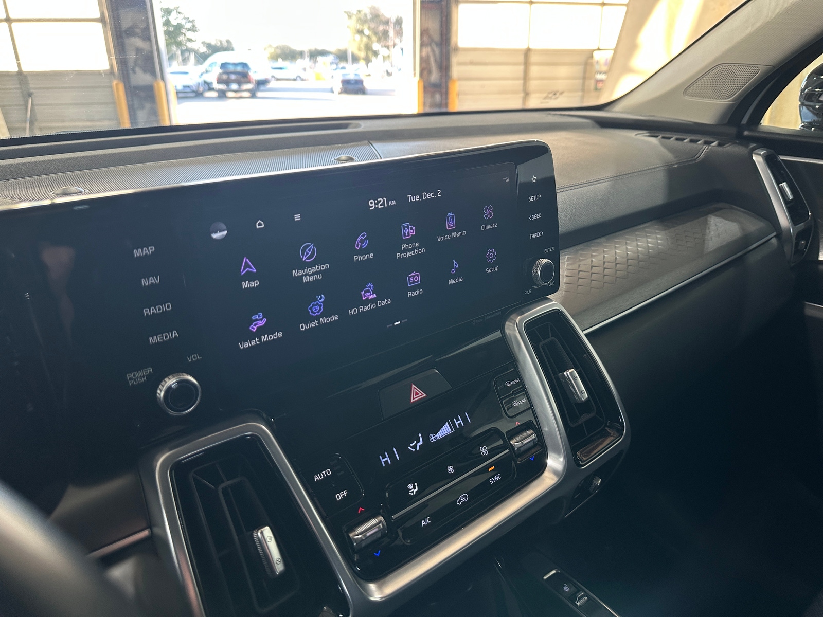 Thumbnail: 2022 Kia Sorento - 4