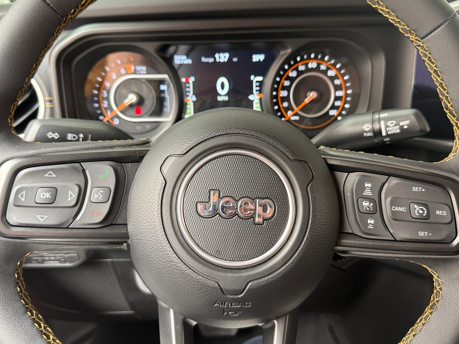 Thumbnail: 2025 Jeep Gladiator - 4