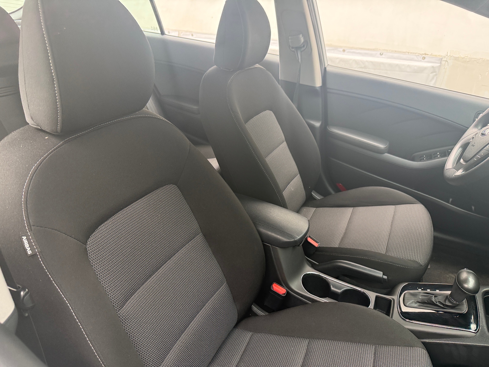 Thumbnail: 2017 Kia Forte - 2