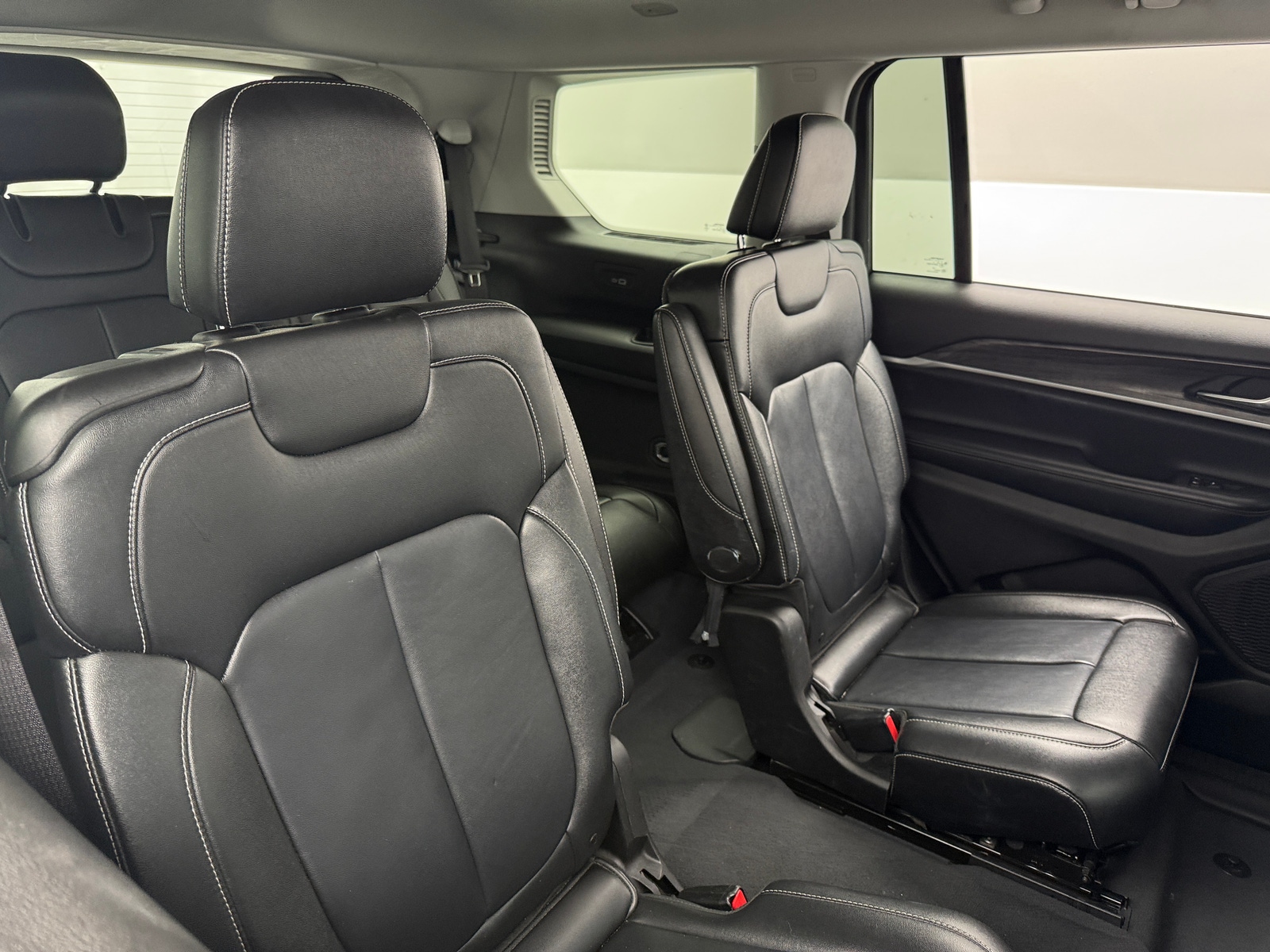 Thumbnail: 2023 Jeep Grand Cherokee L - 5