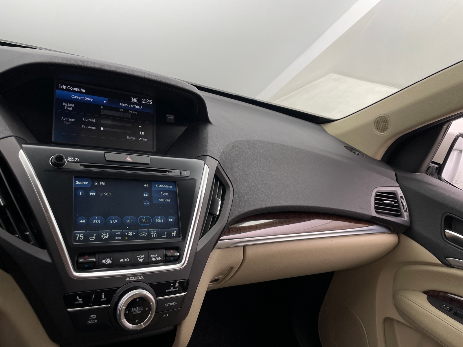 Thumbnail: 2018 Acura MDX - 3