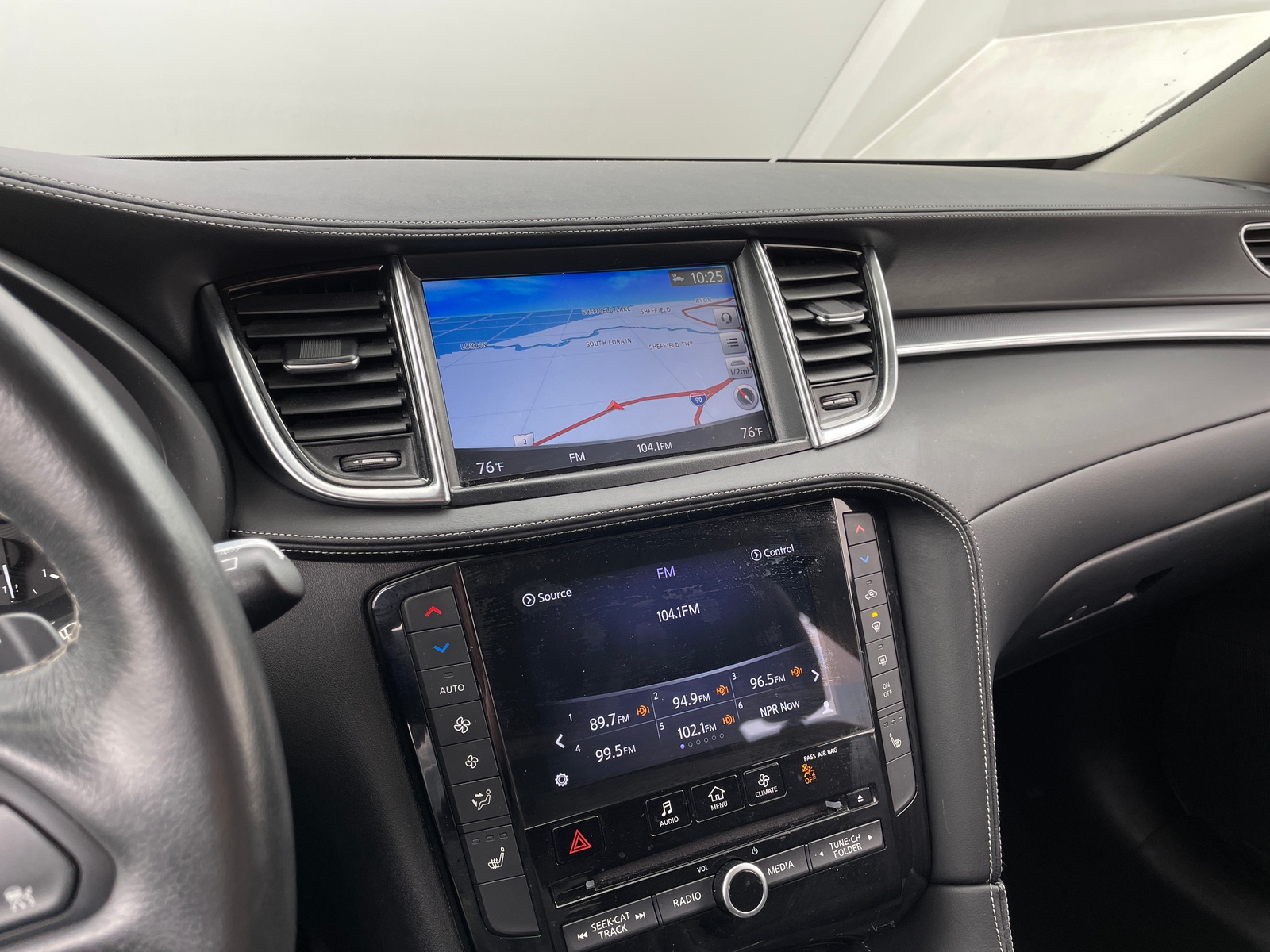 Thumbnail: 2019 INFINITI QX50 - 3