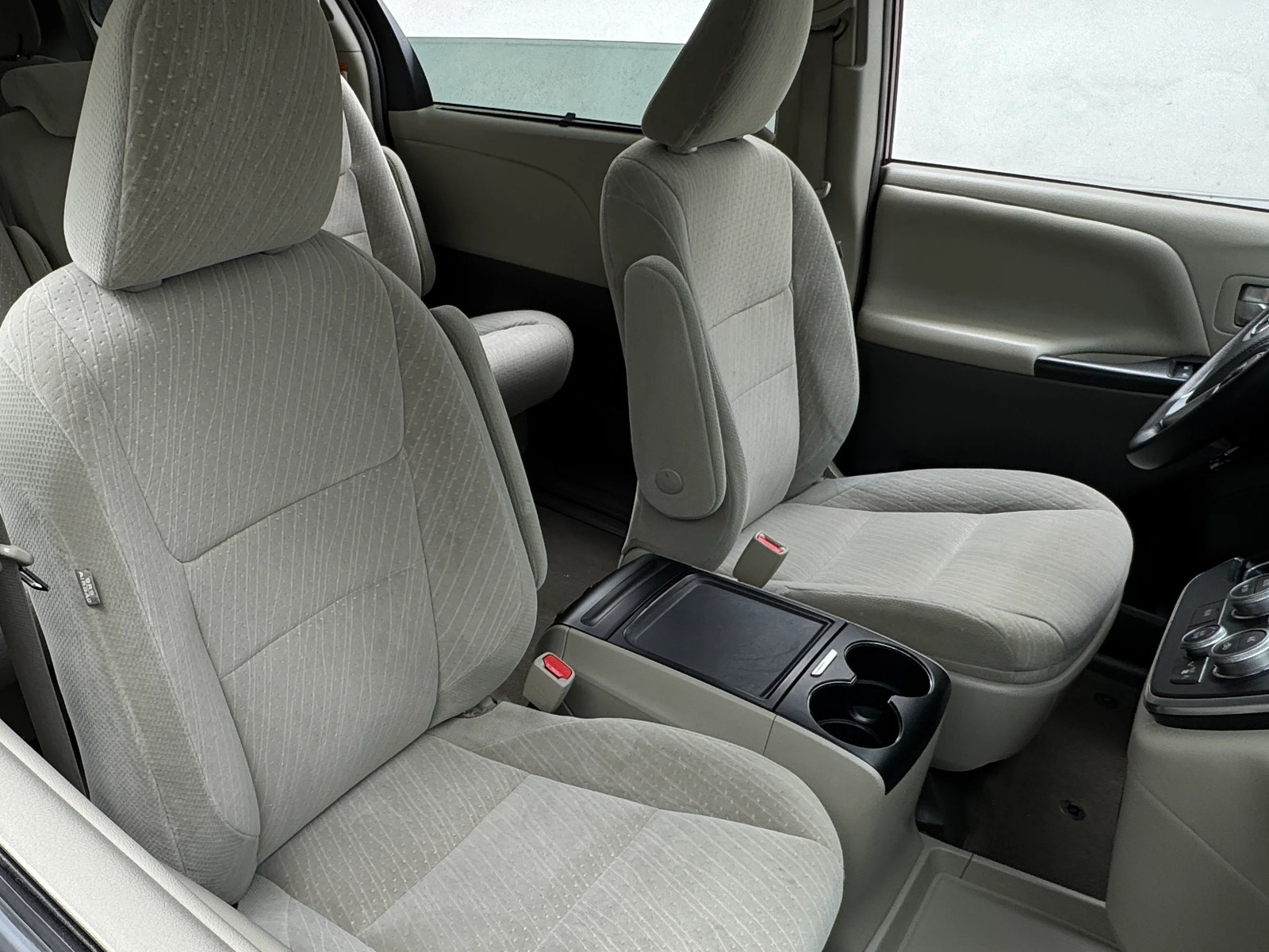 Thumbnail: 2019 Toyota Sienna - 2