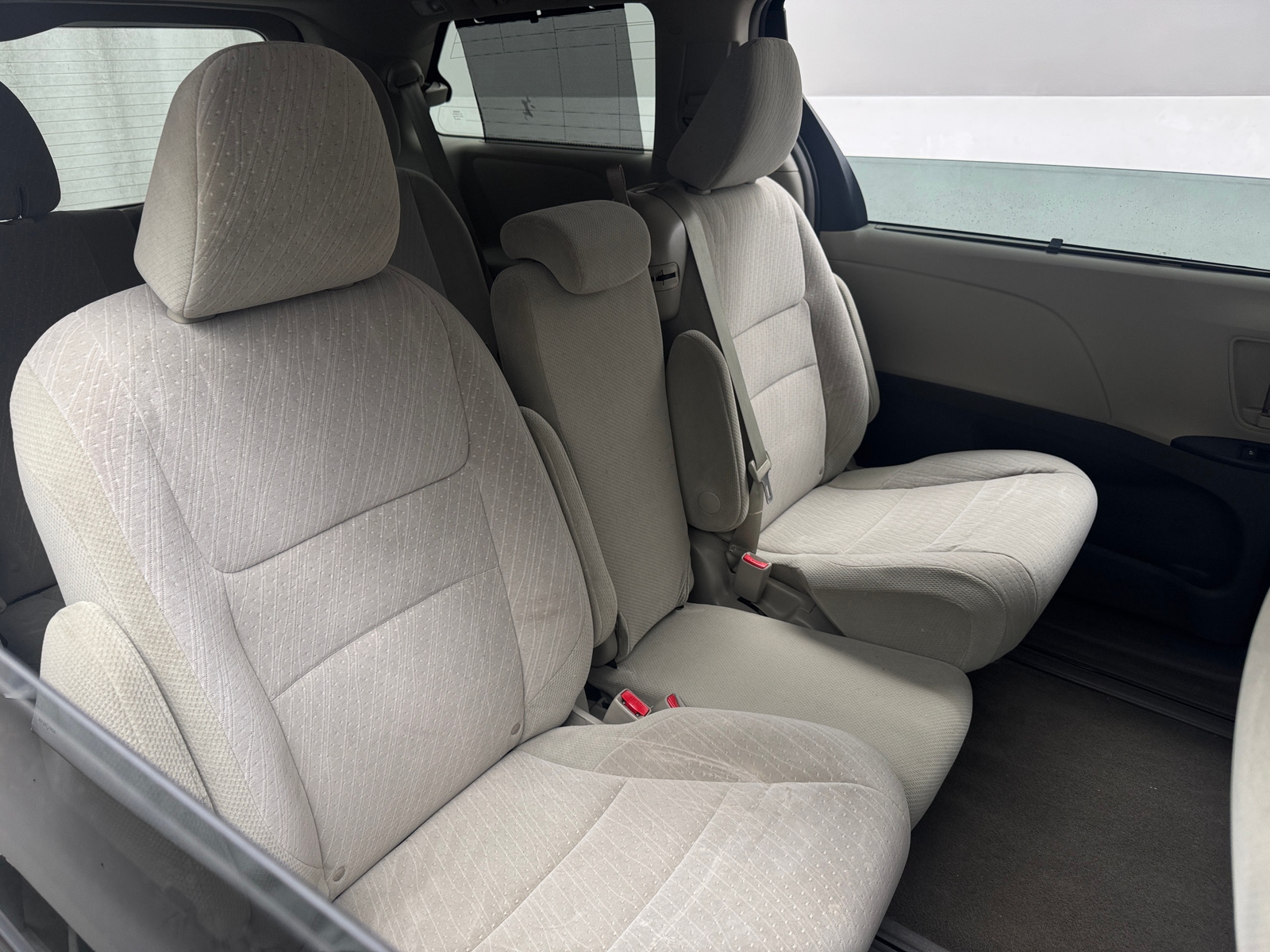 Thumbnail: 2019 Toyota Sienna - 6