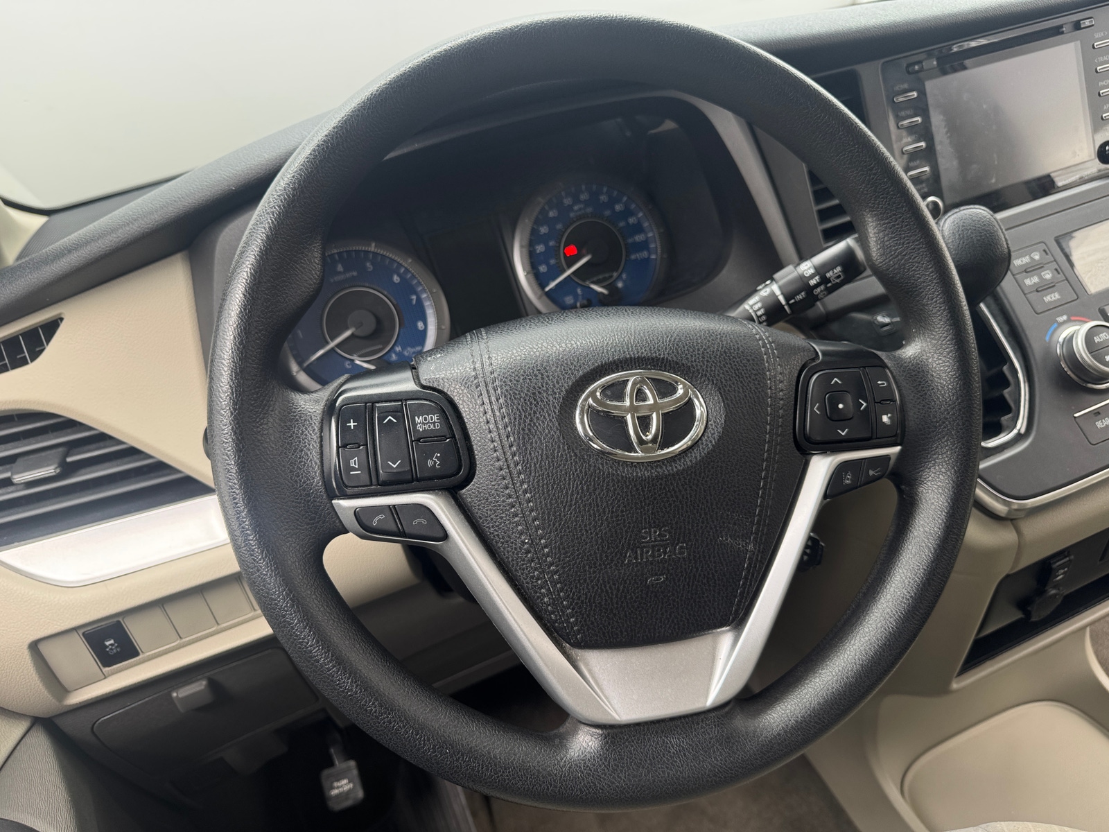 Thumbnail: 2019 Toyota Sienna - 5