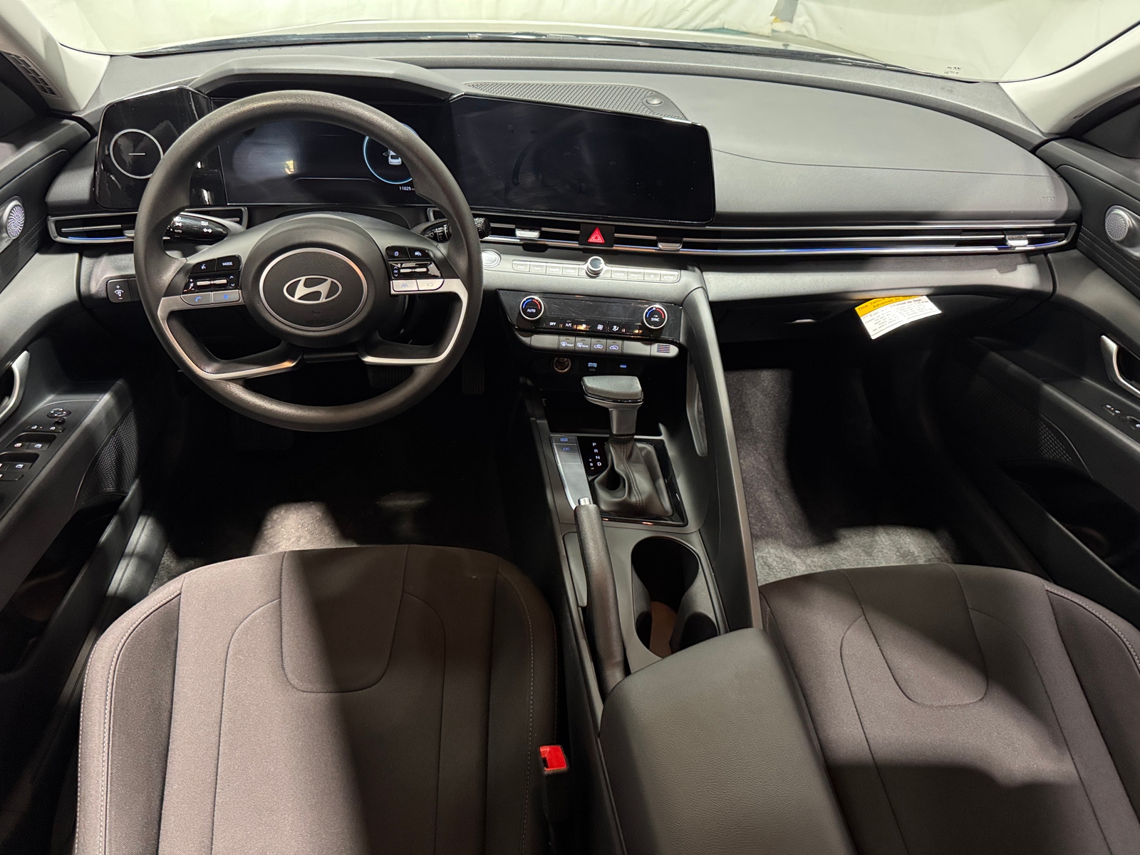 Thumbnail: 2024 Hyundai Elantra - 3