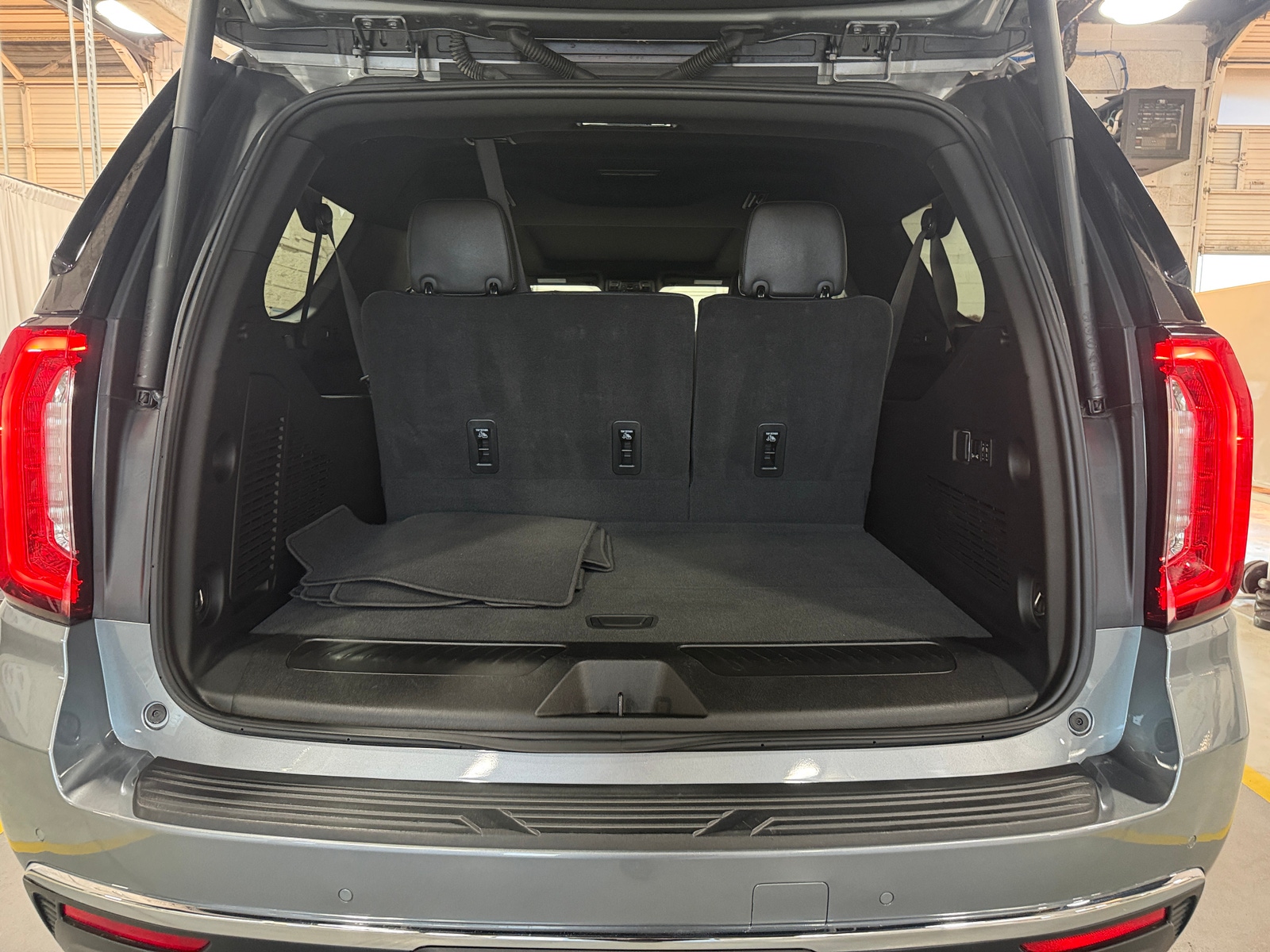 Thumbnail: 2024 GMC Yukon XL - 6