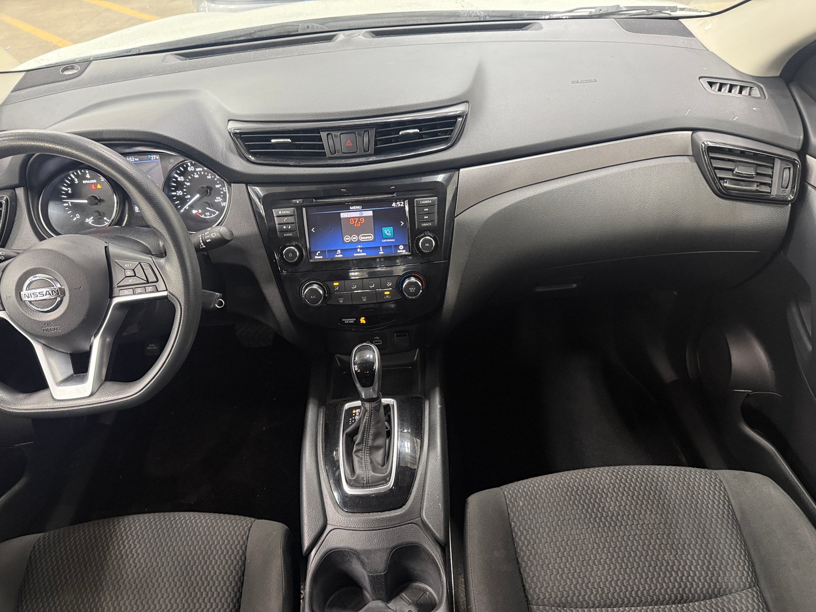 Thumbnail: 2020 Nissan Rogue Sport - 3