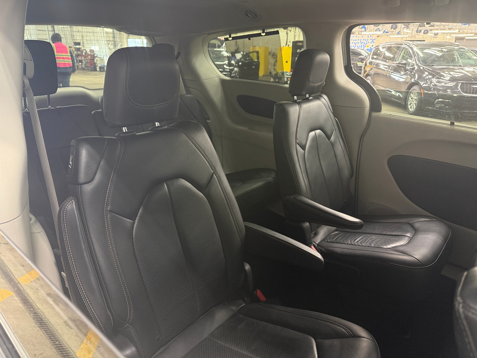 Thumbnail: 2020 Chrysler Pacifica - 5