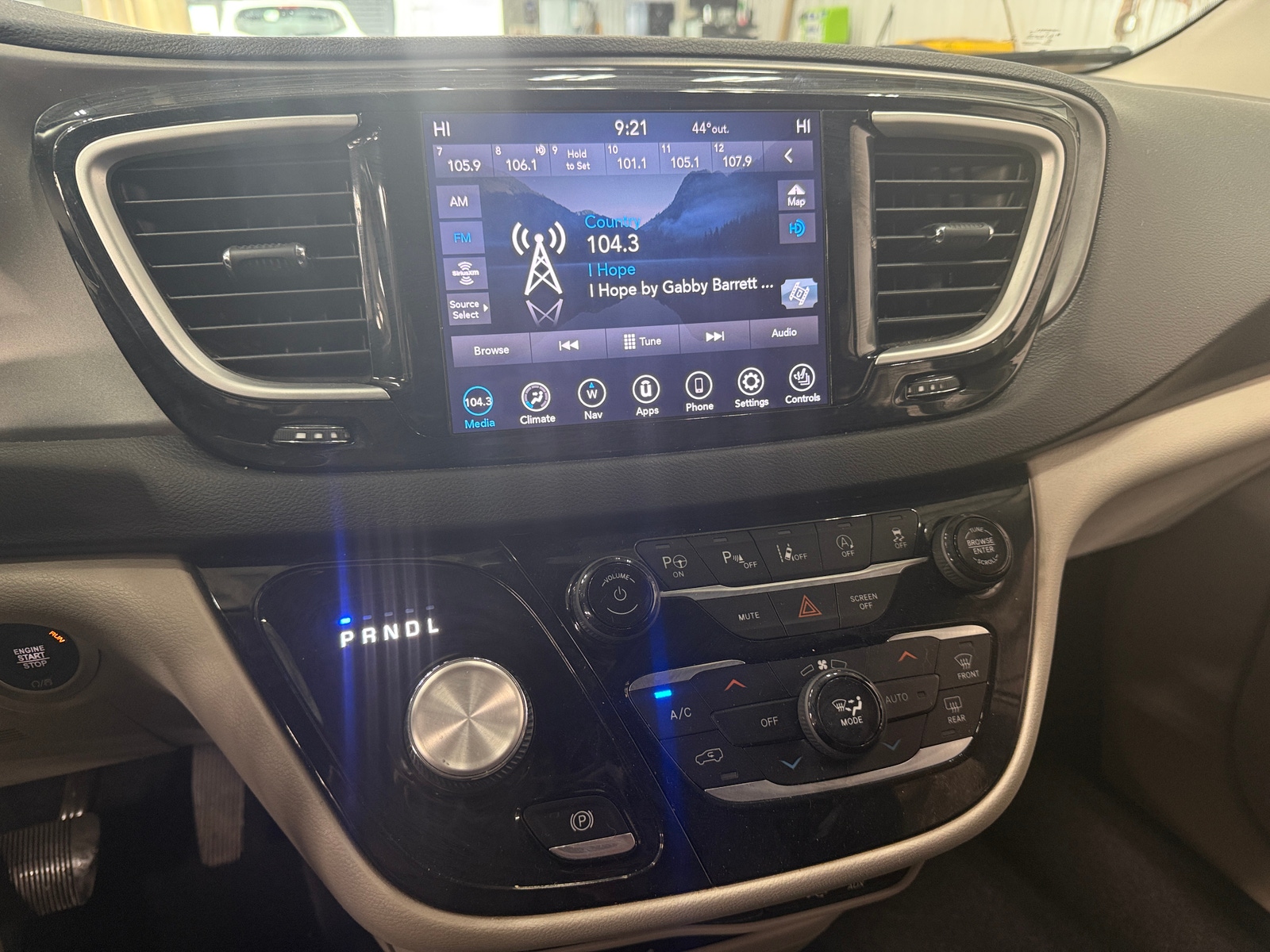 Thumbnail: 2020 Chrysler Pacifica - 3