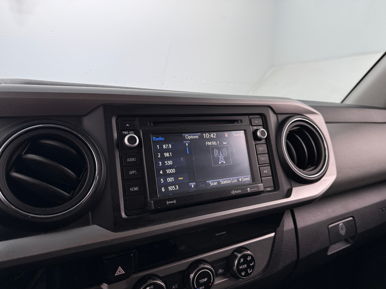 Thumbnail: 2018 Toyota Tacoma - 4