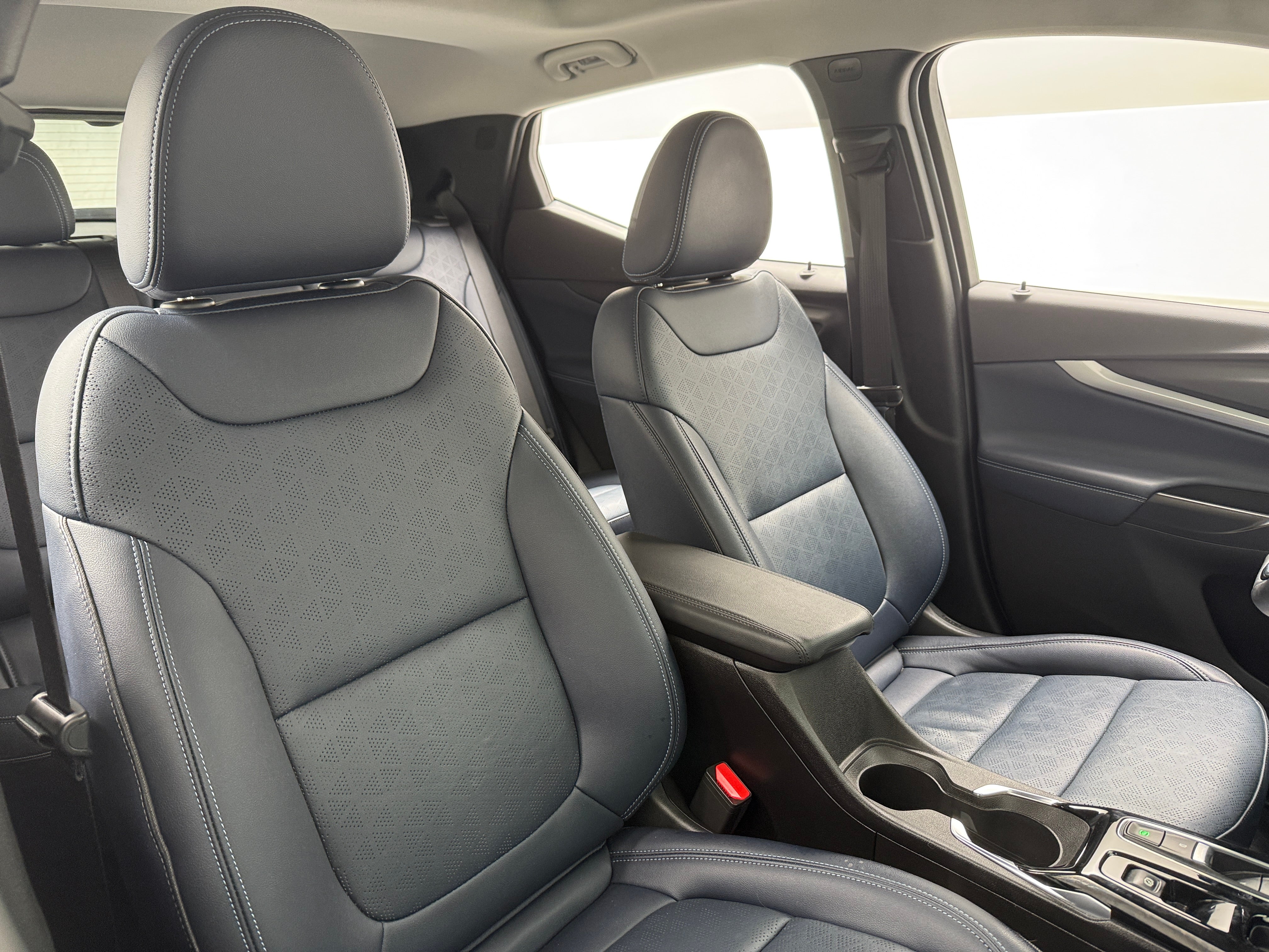 Used 2023 Chevrolet Bolt EUV Premier with VIN 1G1FZ6S03P4118880 for sale in Oak Creek, WI