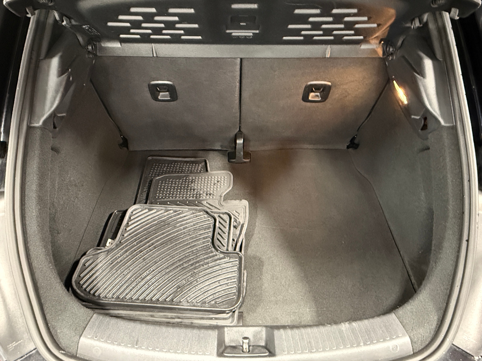 Thumbnail: 2018 Volkswagen Beetle - 6