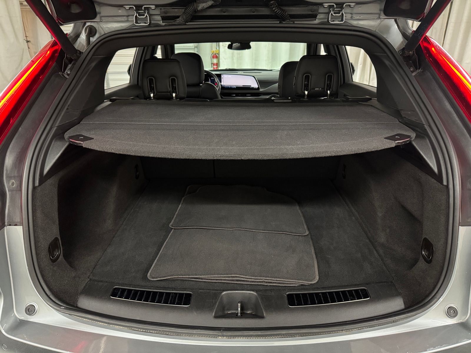 Thumbnail: 2024 Cadillac XT4 - 6