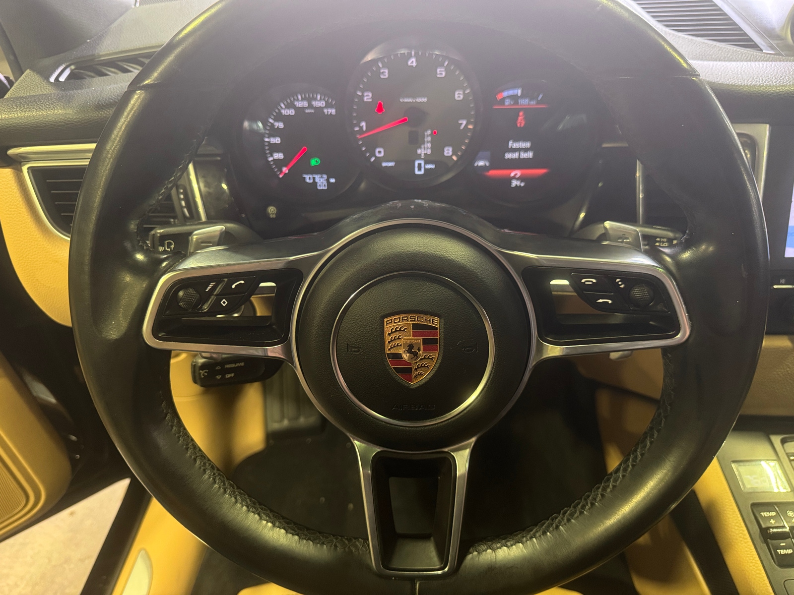 Thumbnail: 2018 Porsche Macan - 4