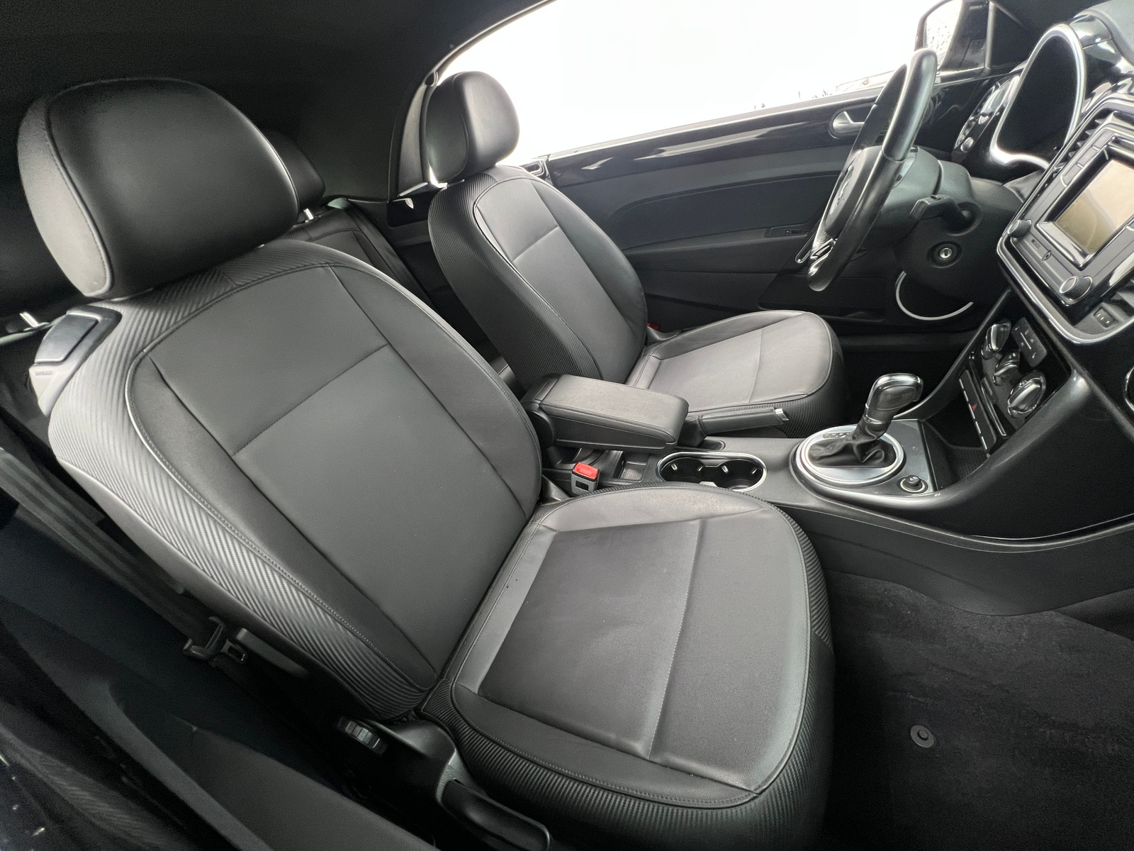 Thumbnail: 2017 Volkswagen Beetle - 2