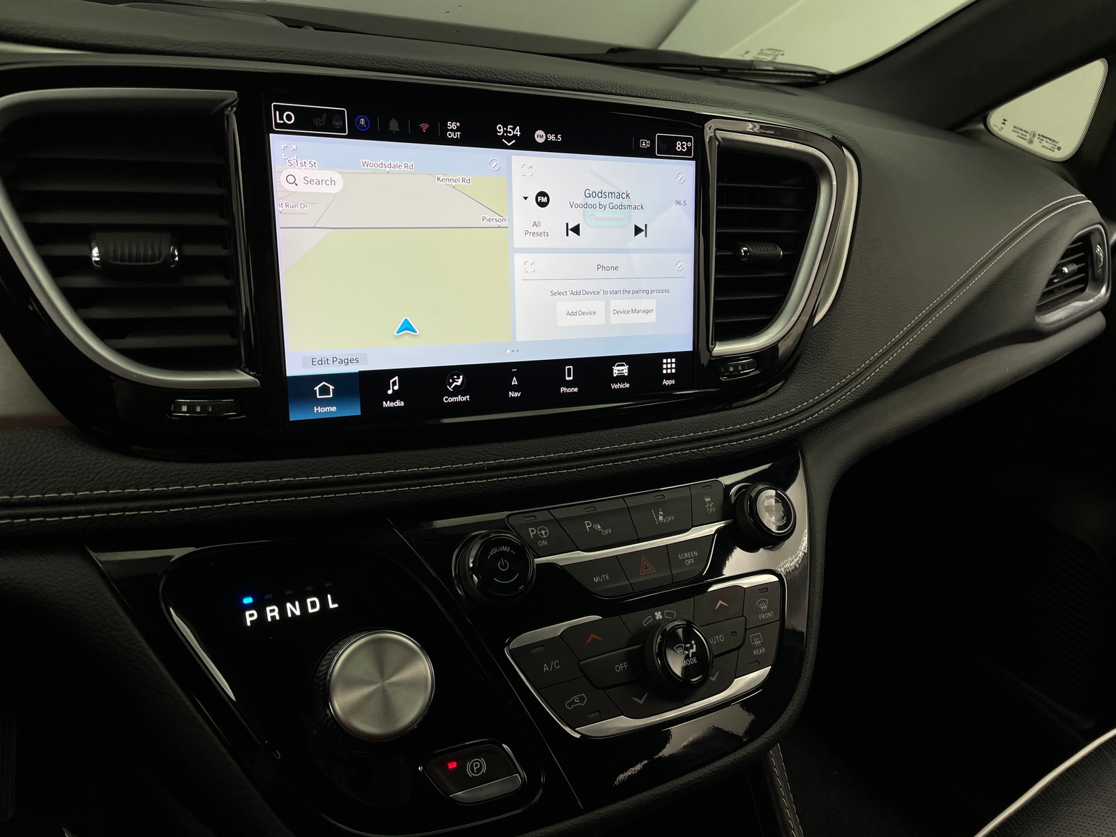 Thumbnail: 2024 Chrysler Pacifica - 3