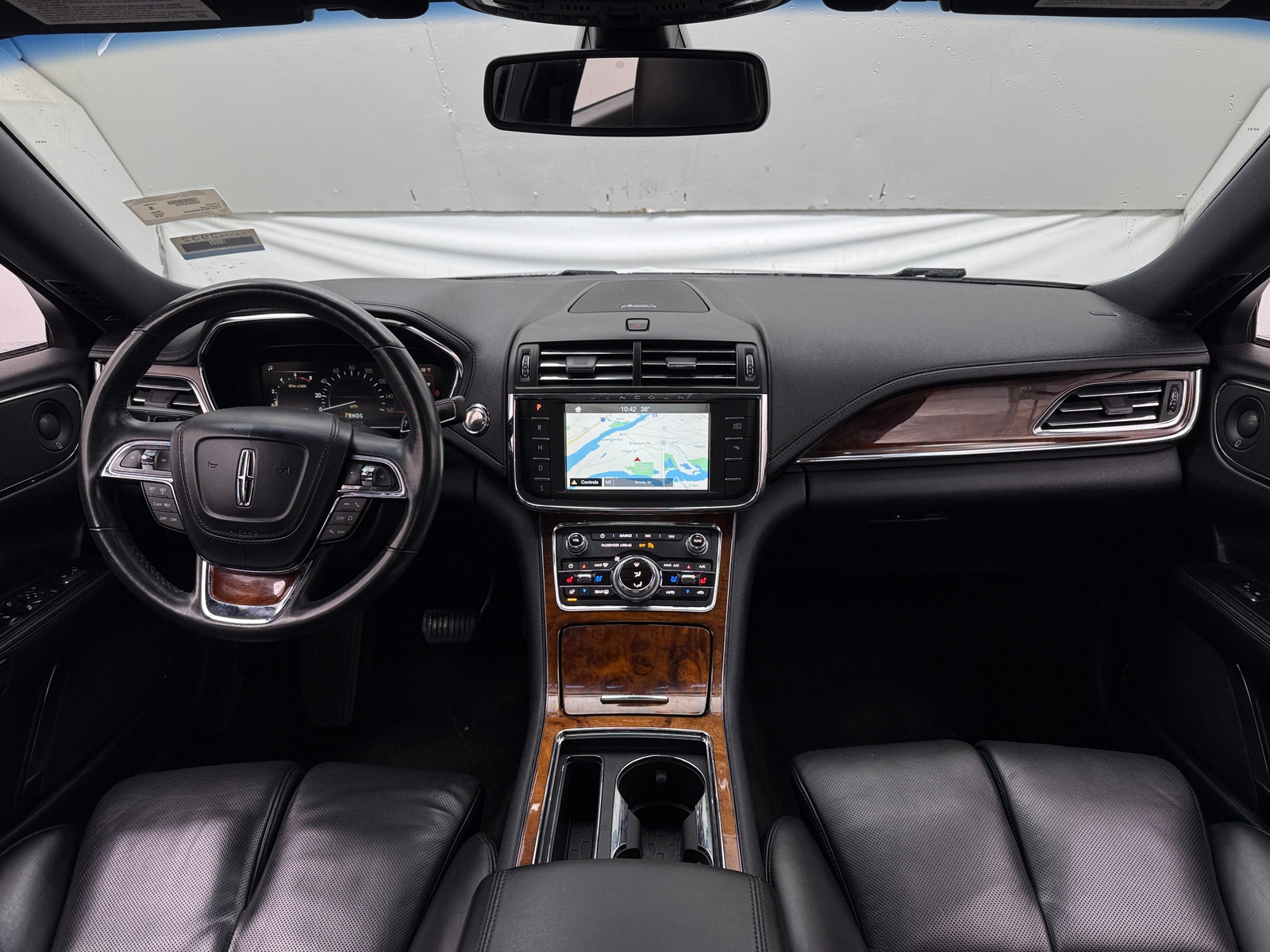 Thumbnail: 2018 Lincoln Continental - 2