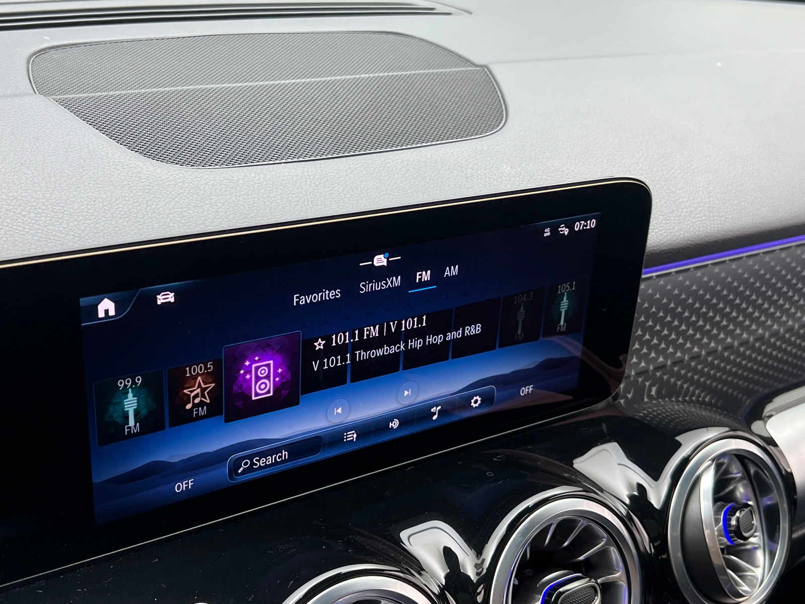 Thumbnail: 2025 Mercedes-Benz GLB - 3