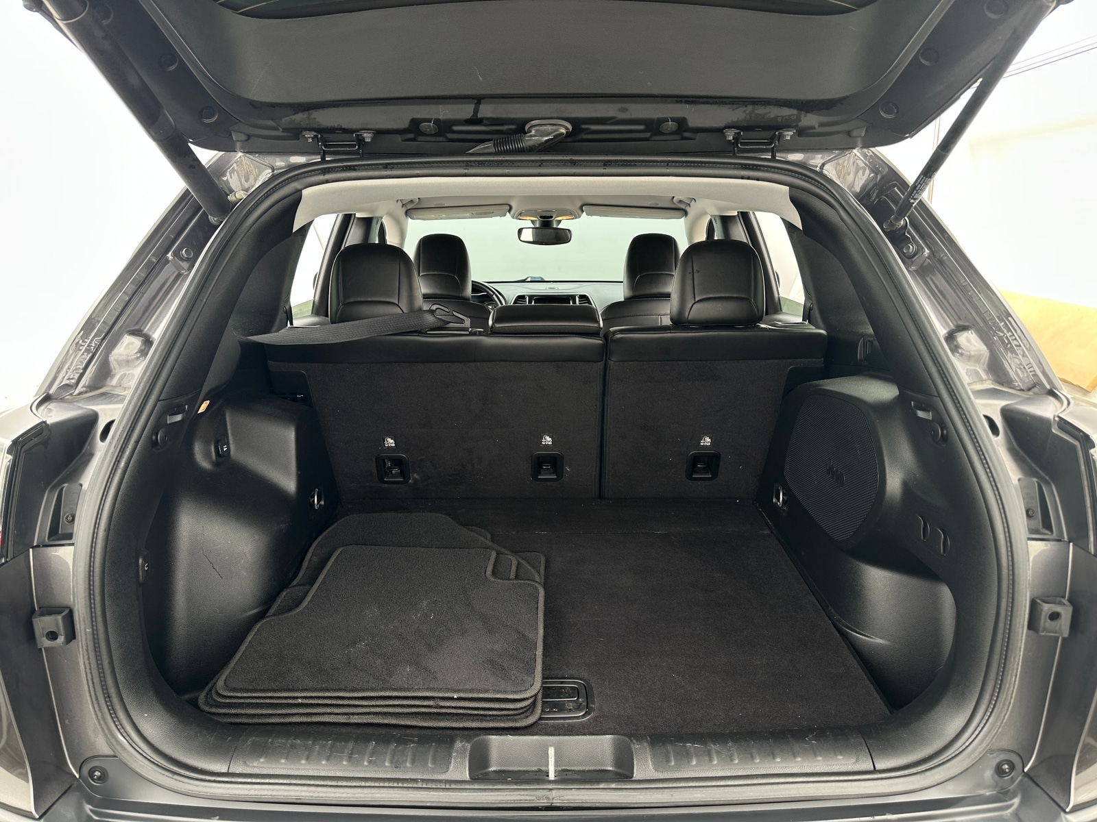 Thumbnail: 2020 Jeep Cherokee - 6