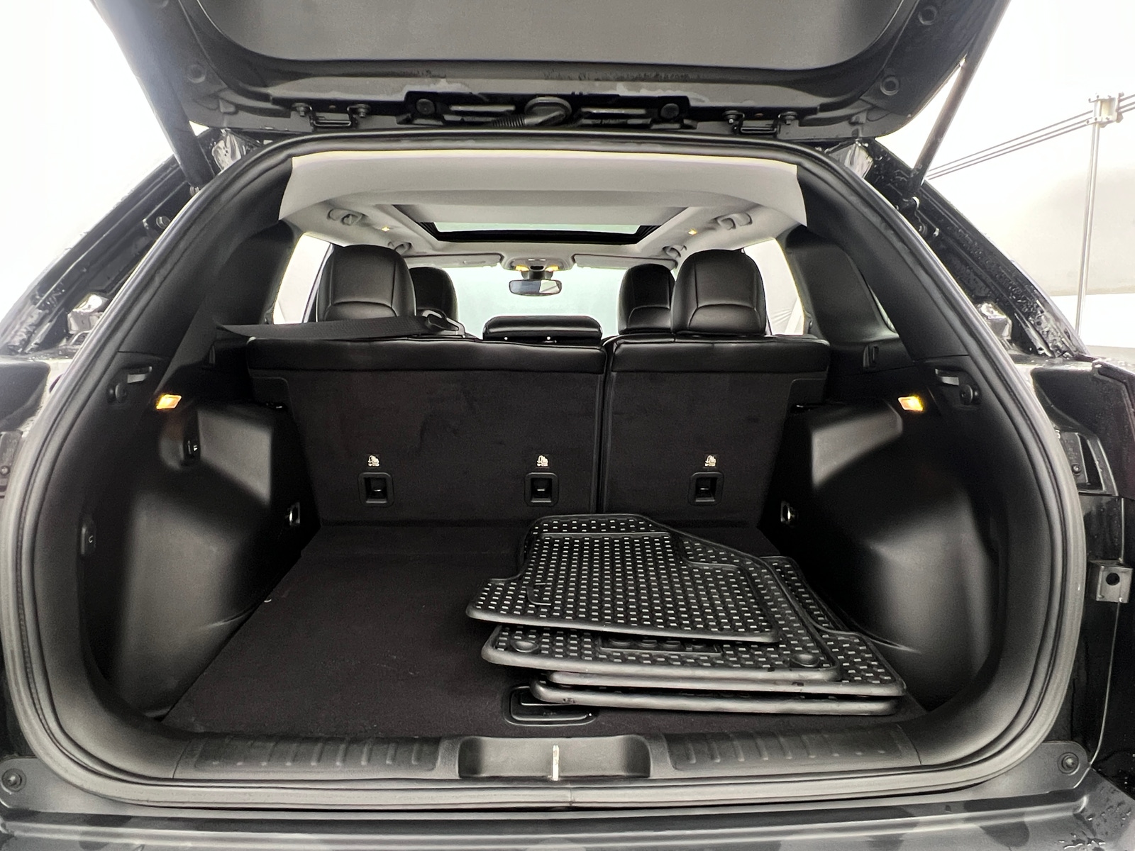 Thumbnail: 2019 Jeep Cherokee - 7