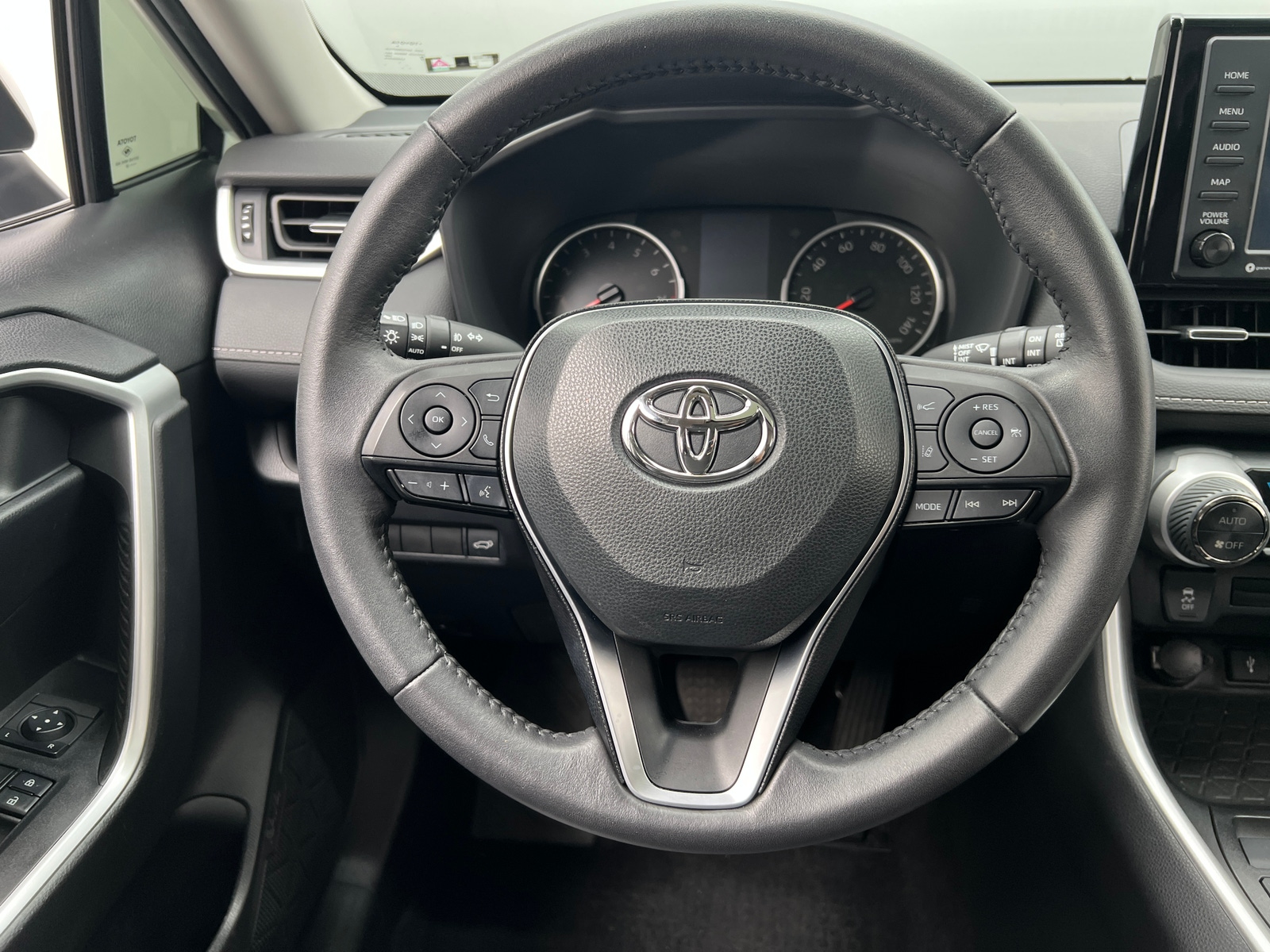 Thumbnail: 2022 Toyota RAV4 - 4