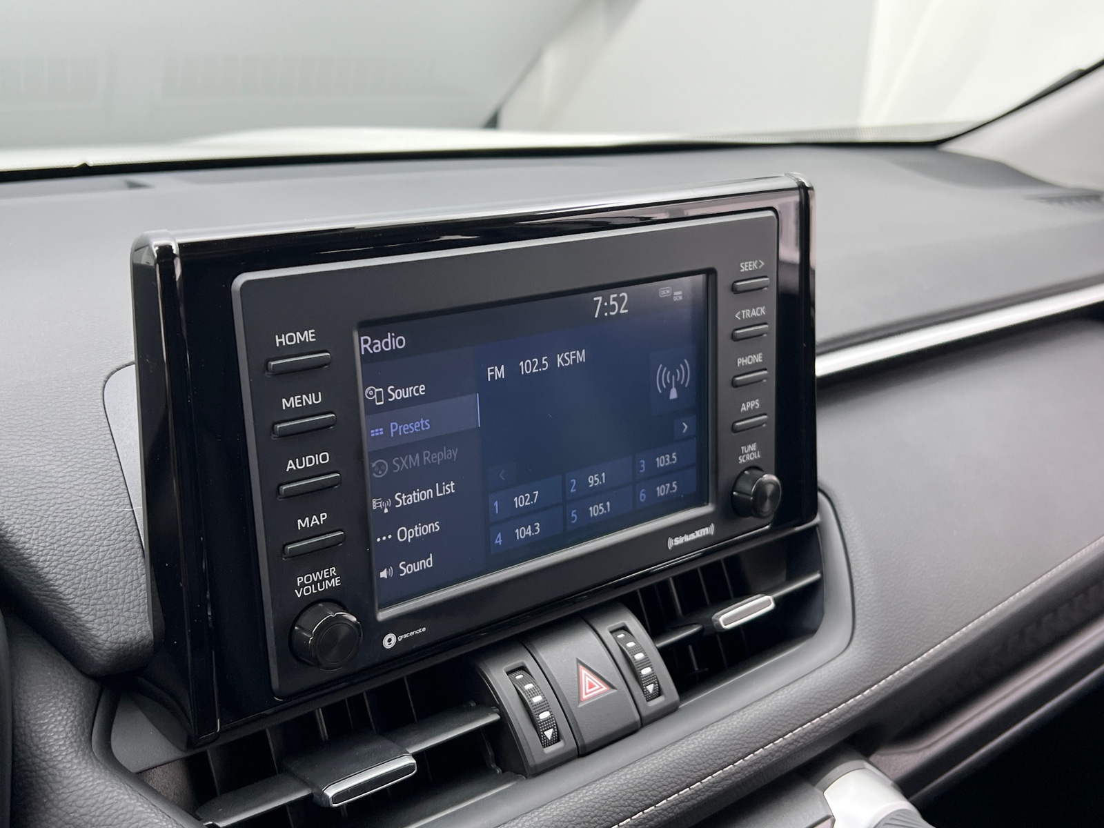 Thumbnail: 2022 Toyota RAV4 - 3