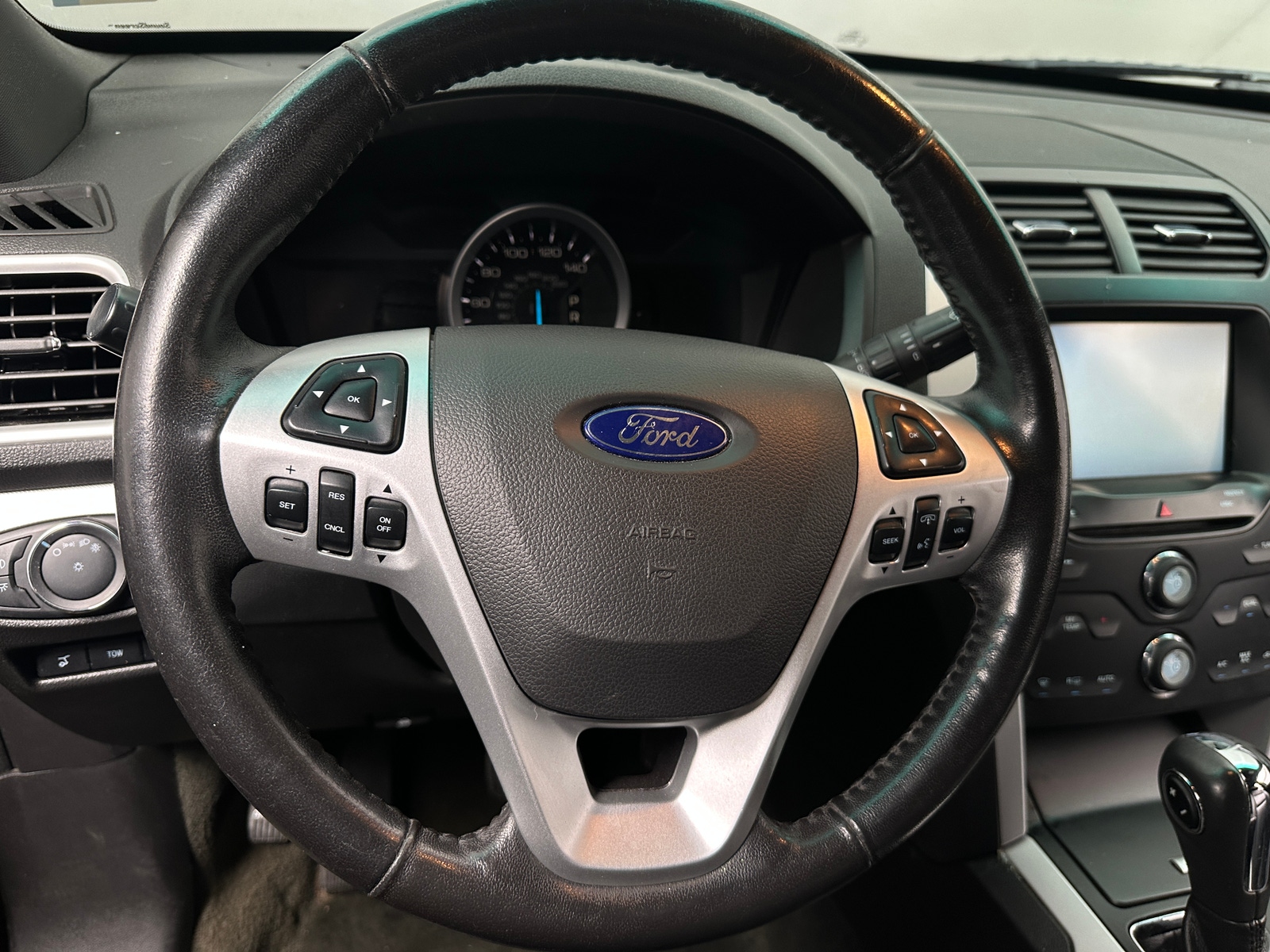 Thumbnail: 2015 Ford Explorer - 4