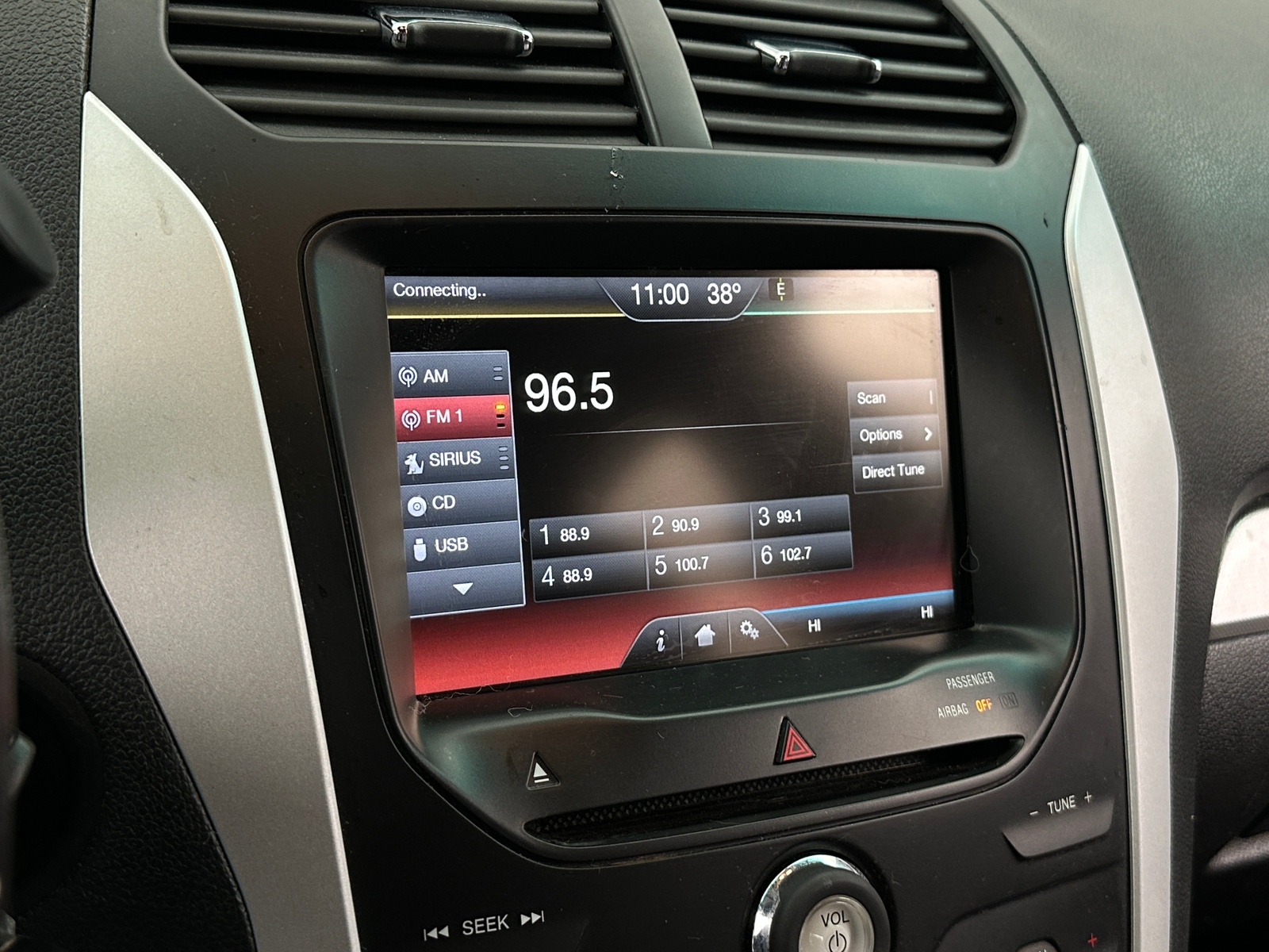 Thumbnail: 2015 Ford Explorer - 3