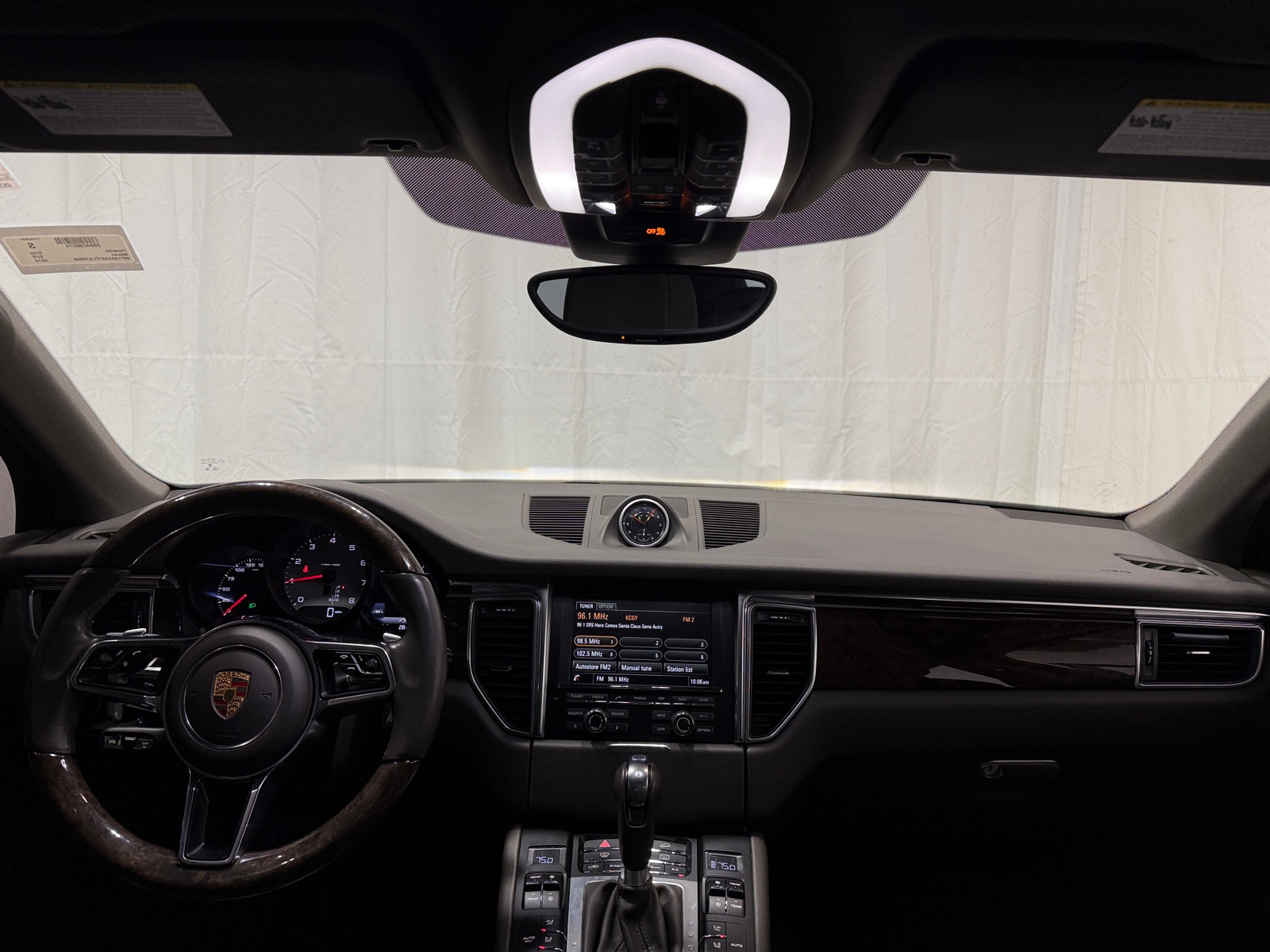 Thumbnail: 2015 Porsche Macan - 2