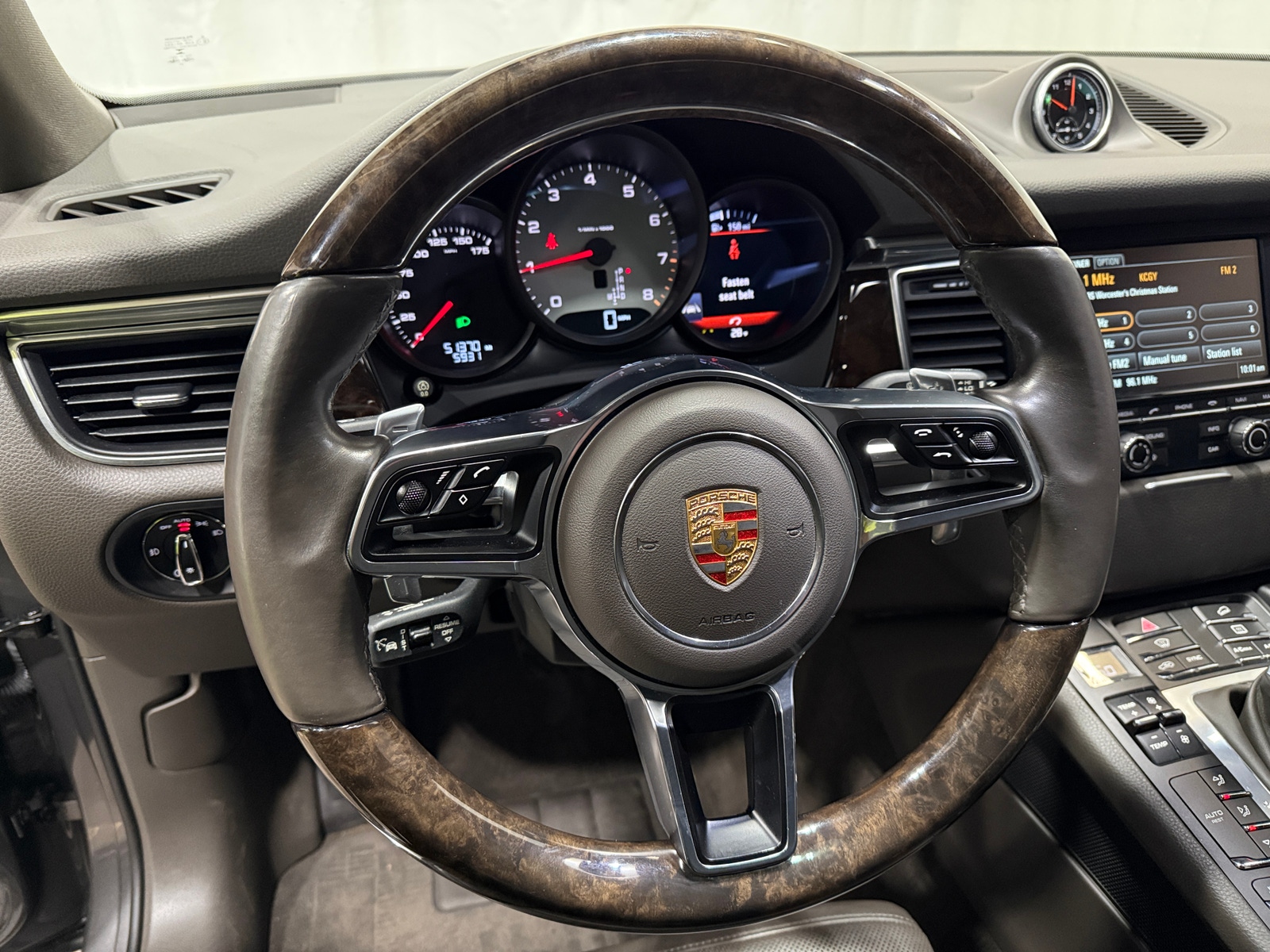 Thumbnail: 2015 Porsche Macan - 4