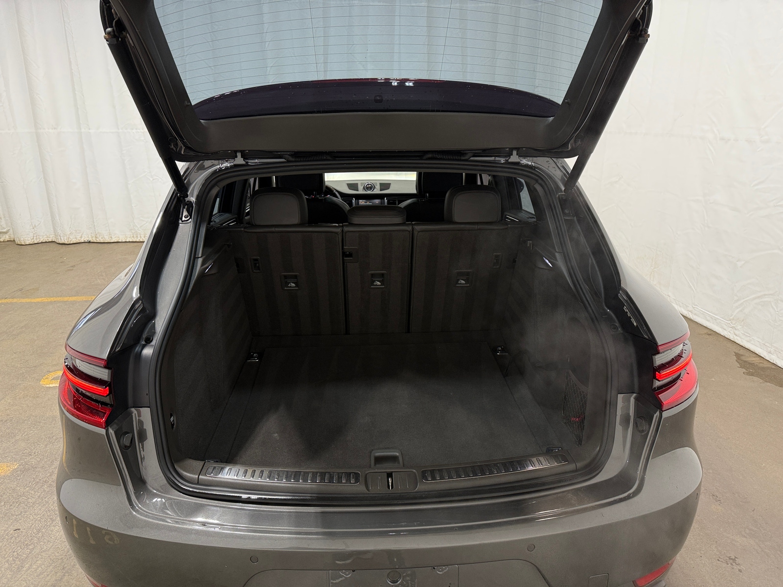 Thumbnail: 2015 Porsche Macan - 6