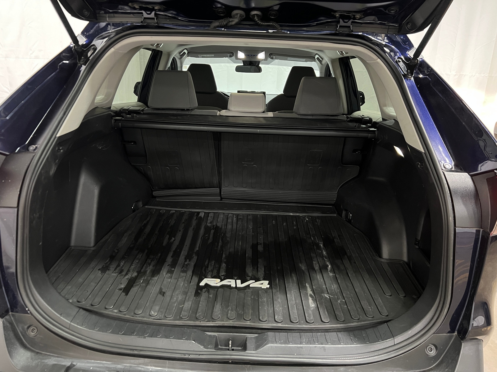 Thumbnail: 2022 Toyota RAV4 - 7