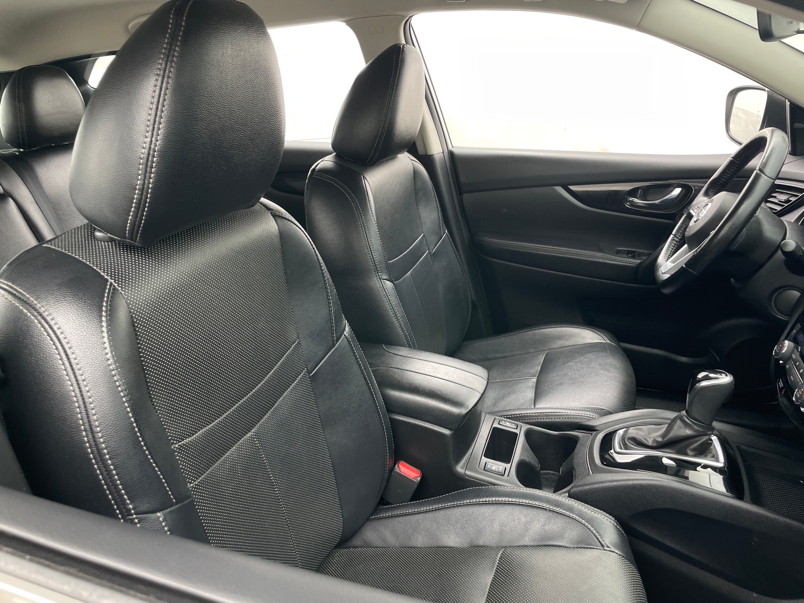 Thumbnail: 2021 Nissan Rogue Sport - 2