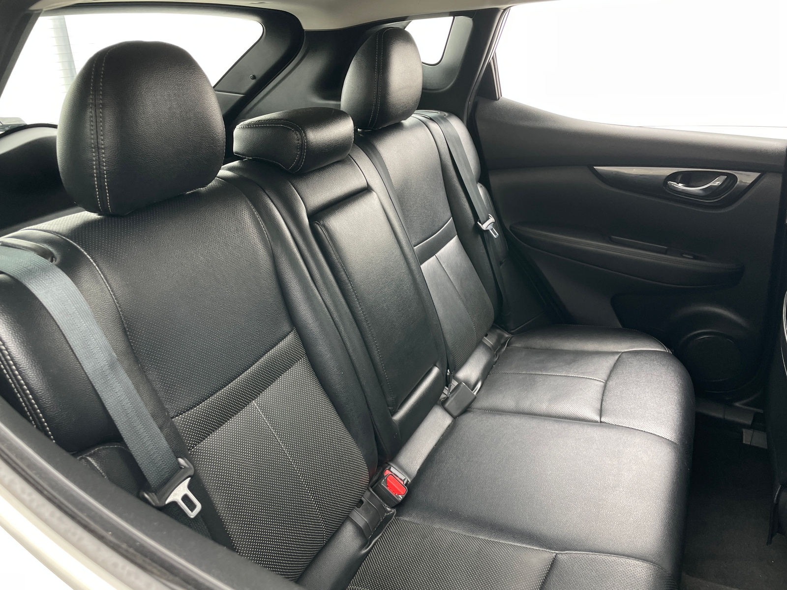 Thumbnail: 2021 Nissan Rogue Sport - 6