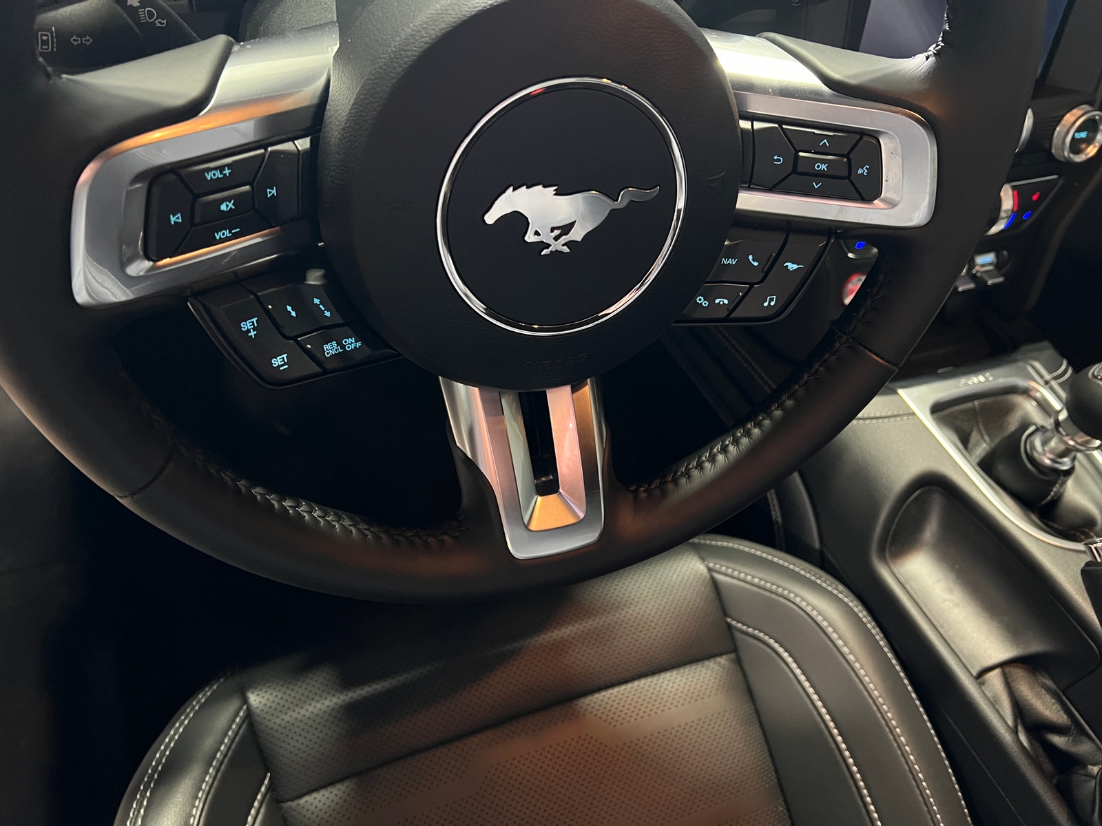 Thumbnail: 2022 Ford Mustang - 3