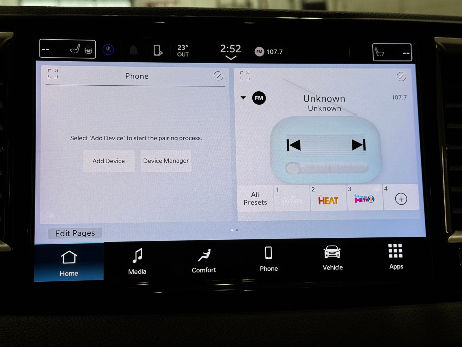 Thumbnail: 2024 Chrysler Pacifica - 3