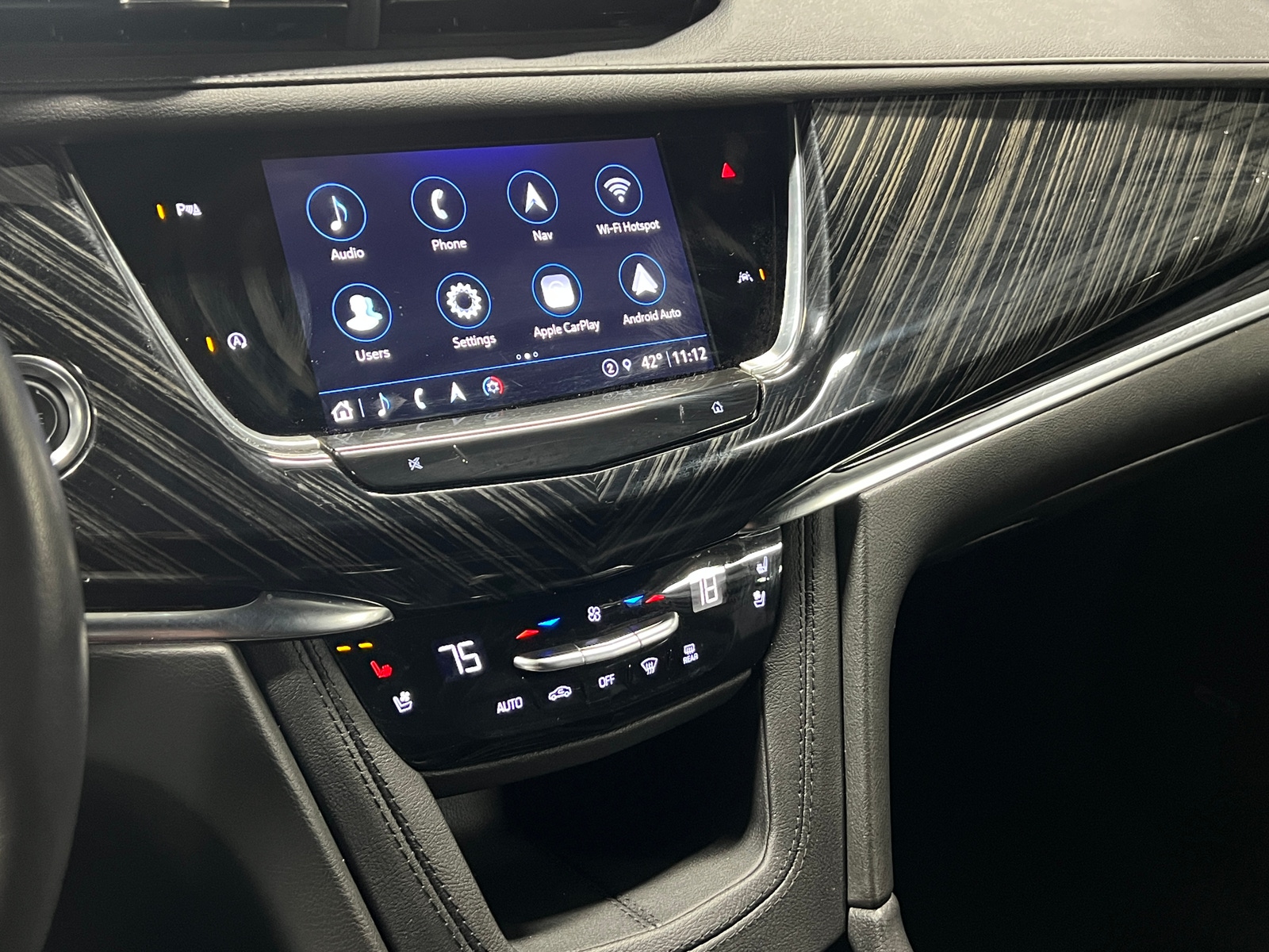 Thumbnail: 2025 Cadillac XT6 - 3