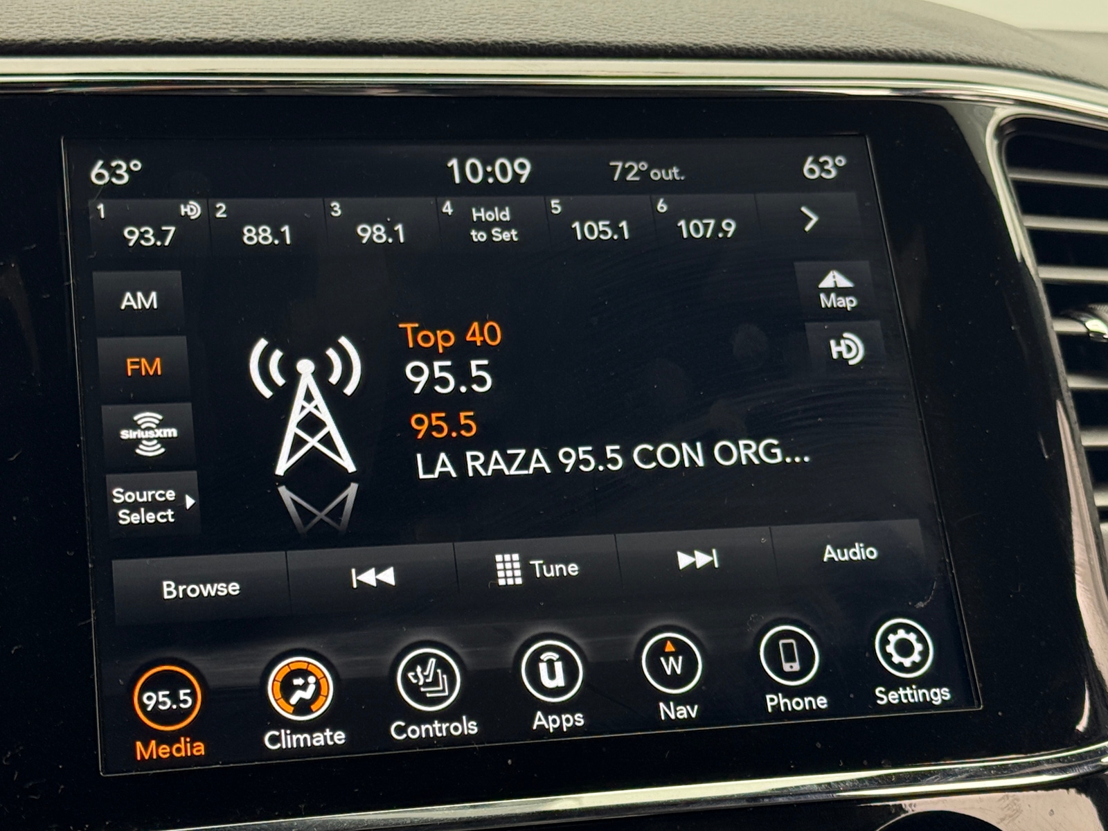 Thumbnail: 2021 Jeep Grand Cherokee - 3