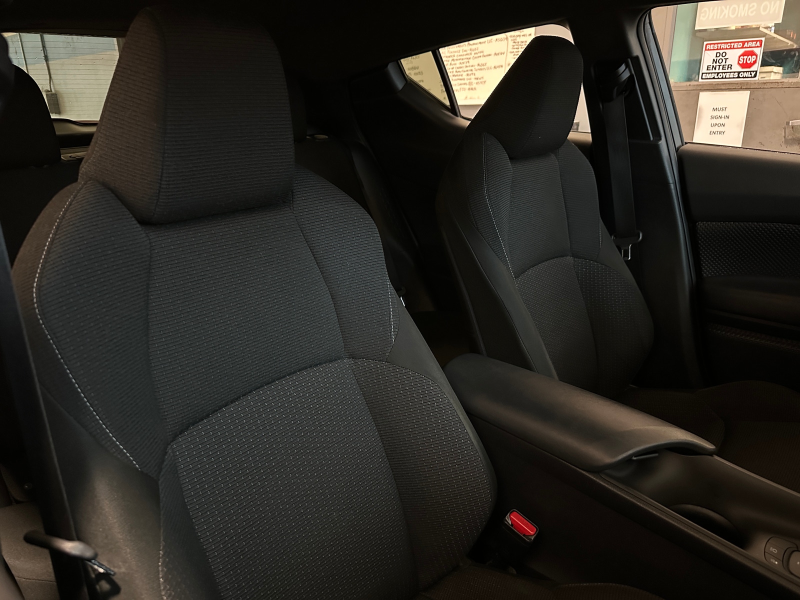 Thumbnail: 2018 Toyota C-HR - 2