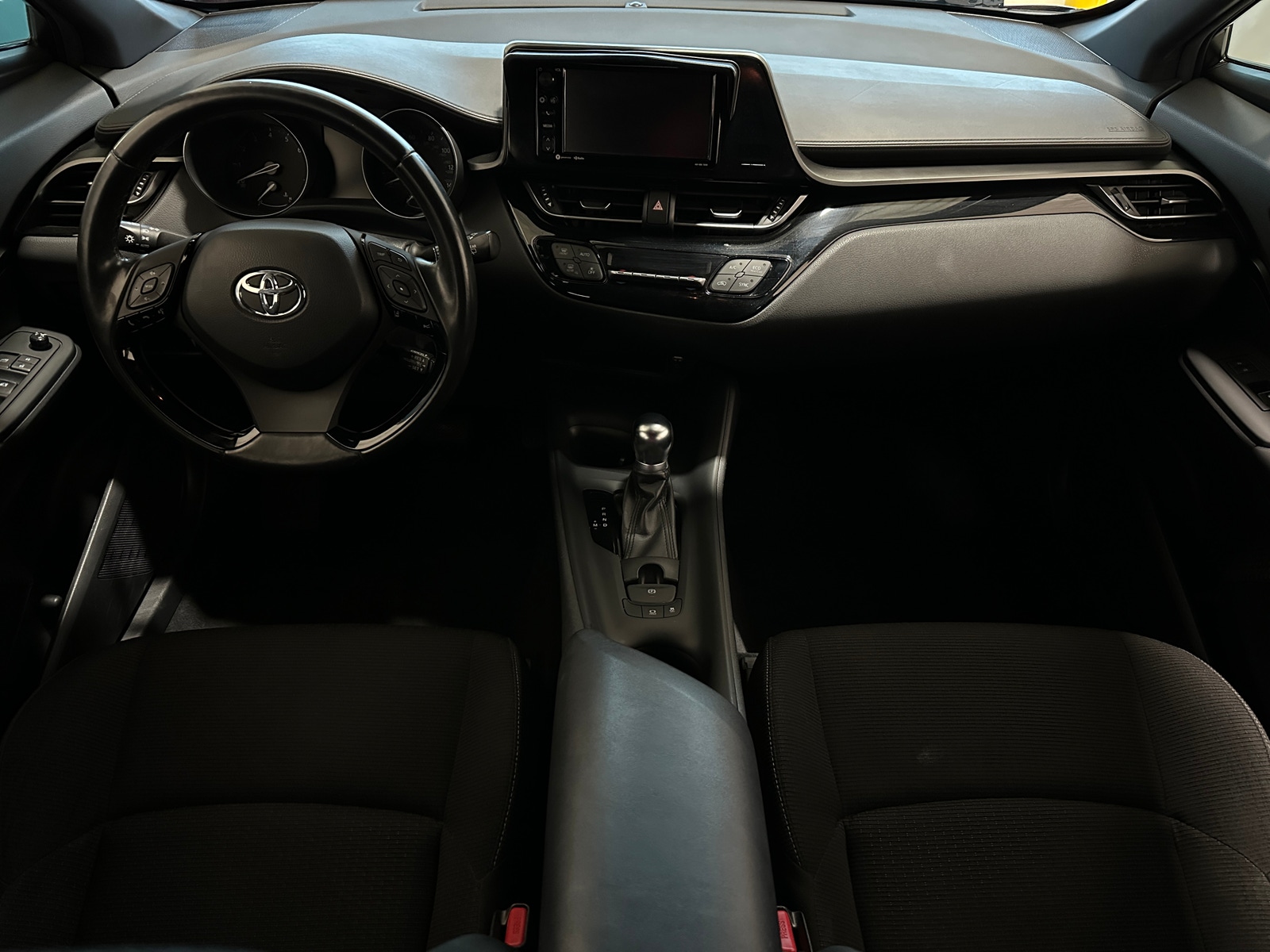 Thumbnail: 2018 Toyota C-HR - 3