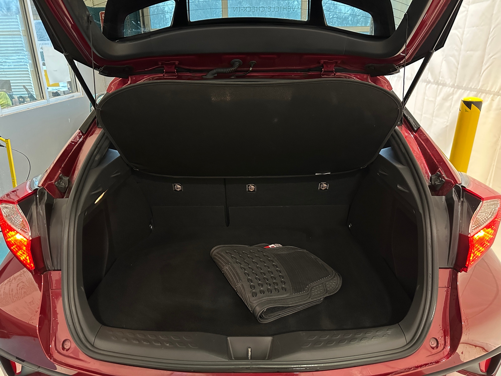 Thumbnail: 2018 Toyota C-HR - 7