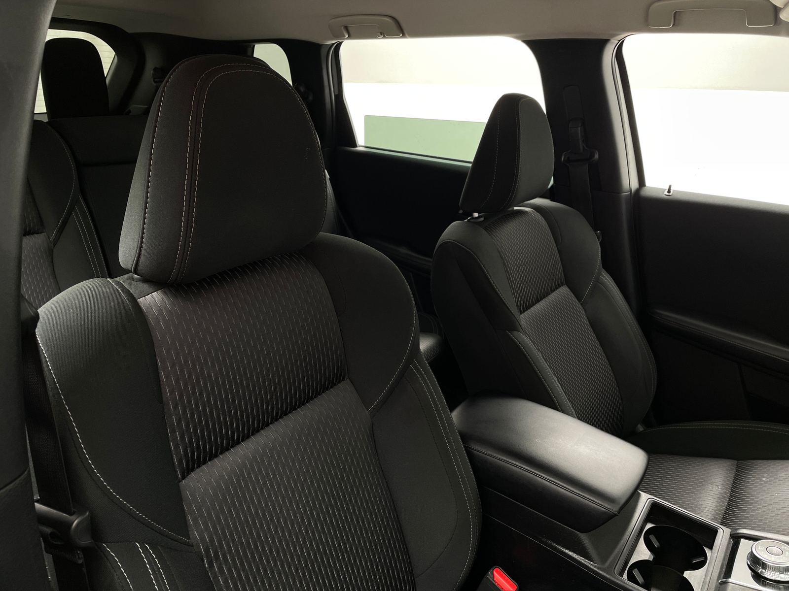 Thumbnail: 2022 Mitsubishi Outlander - 2