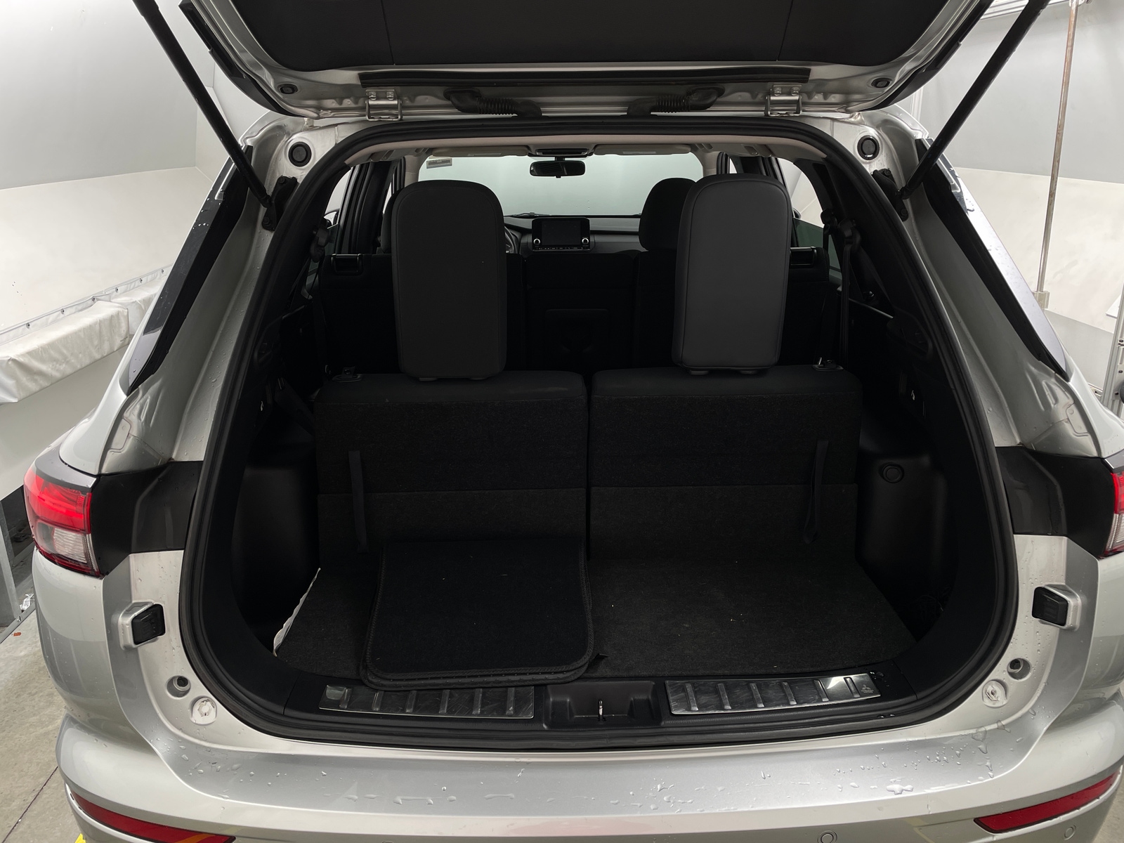 Thumbnail: 2022 Mitsubishi Outlander - 7