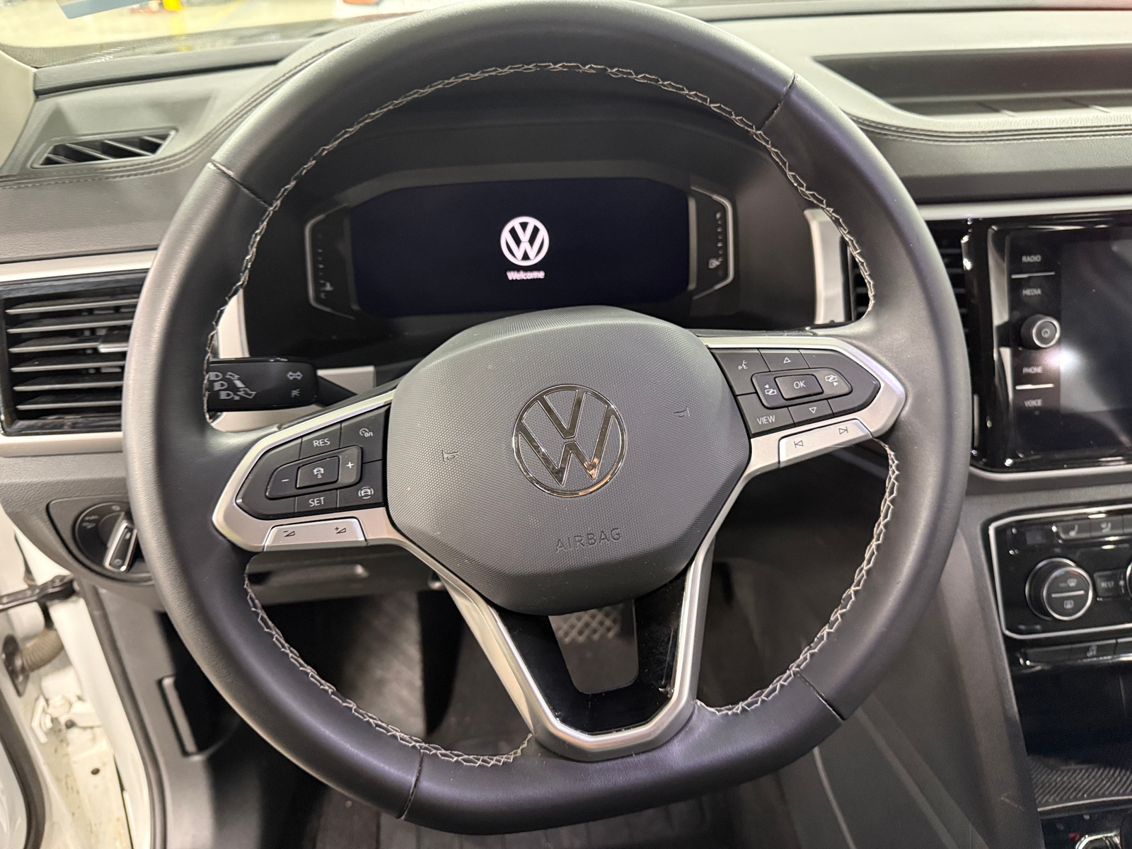 Thumbnail: 2023 Volkswagen Atlas - 4